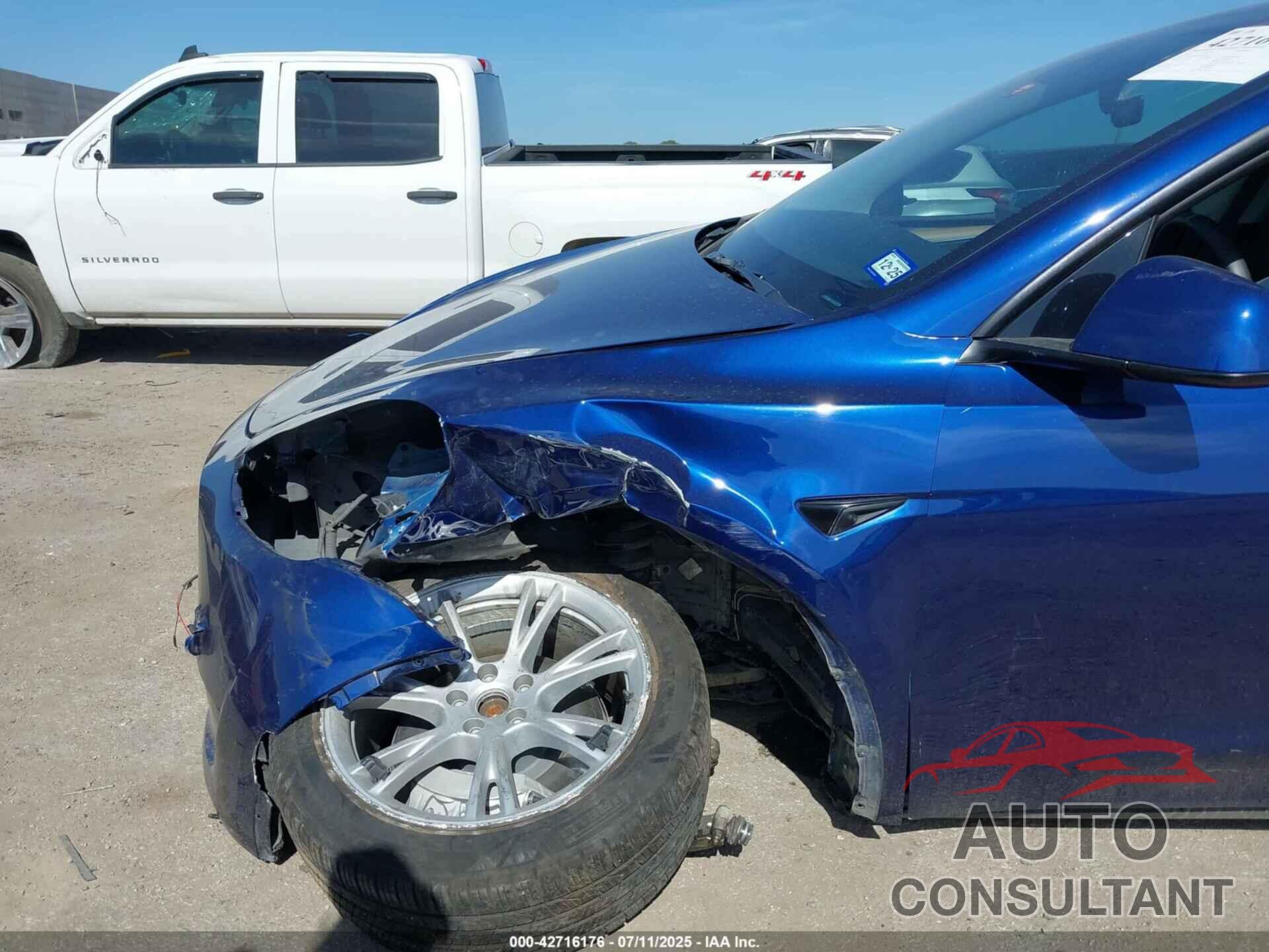 TESLA MODEL Y 2023 - 7SAYGDEE7PA056121