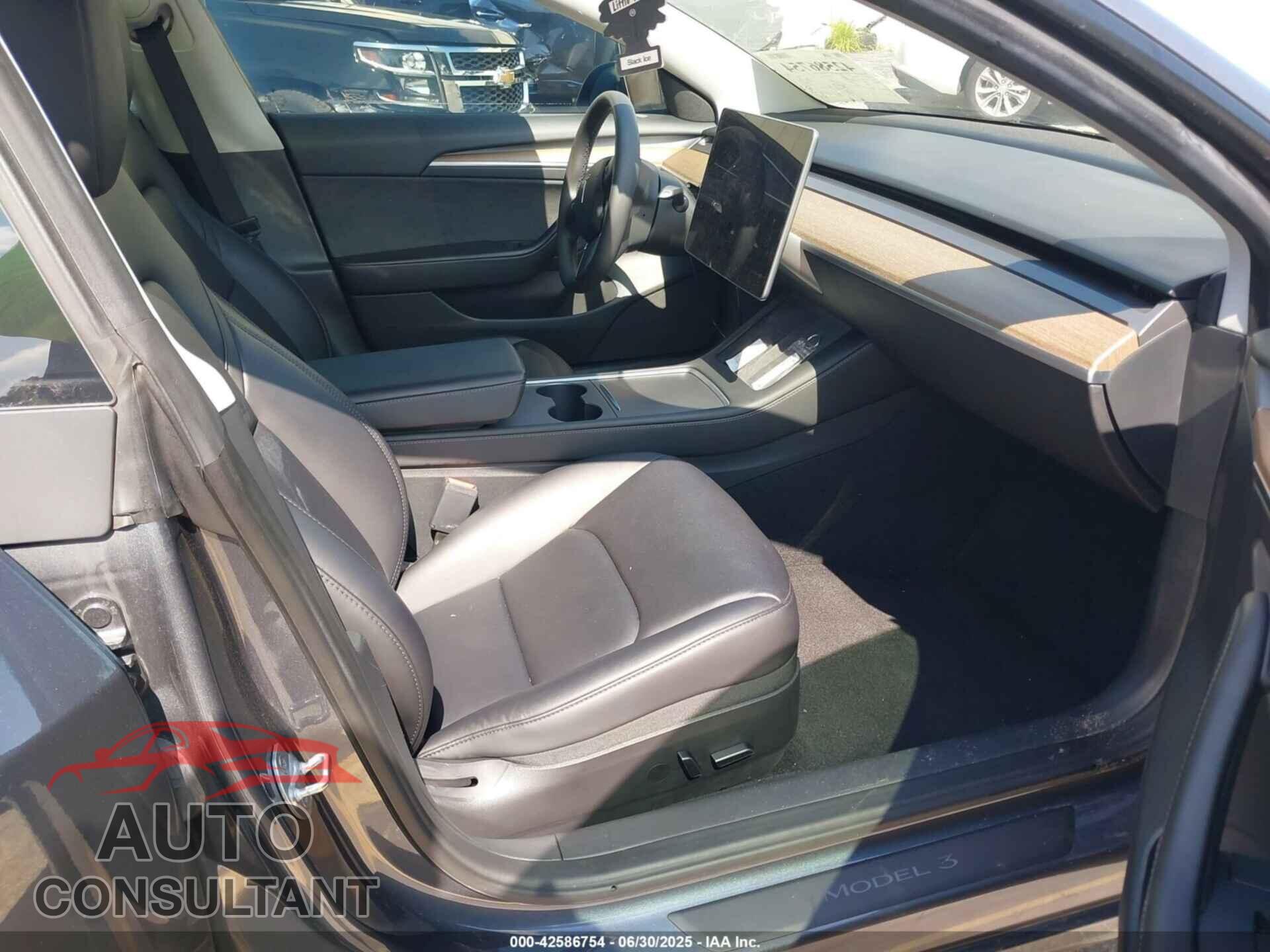 TESLA MODEL 3 2023 - 5YJ3E1EA4PF542817