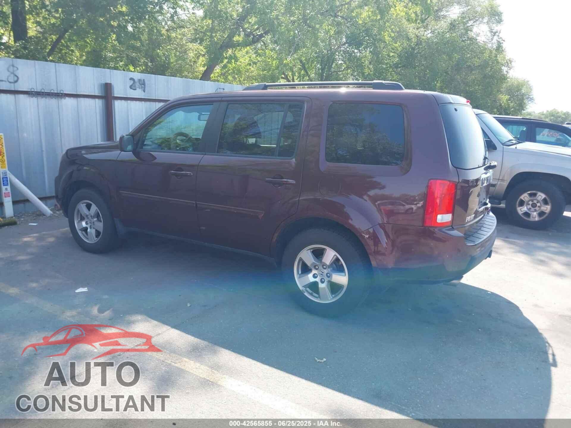 HONDA PILOT 2011 - 5FNYF4H50BB090134