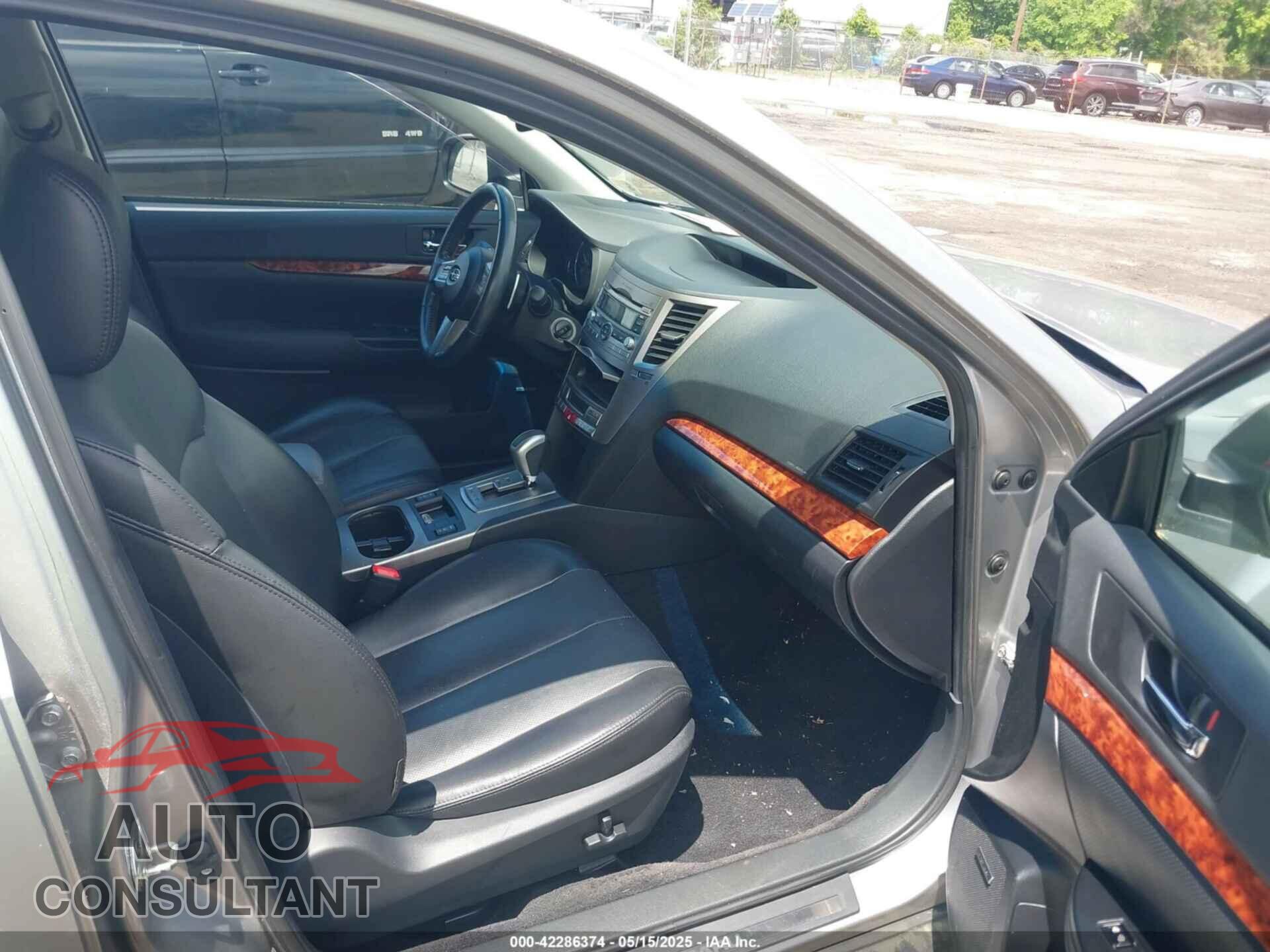 SUBARU OUTBACK 2011 - 4S4BRBKC8B3384561