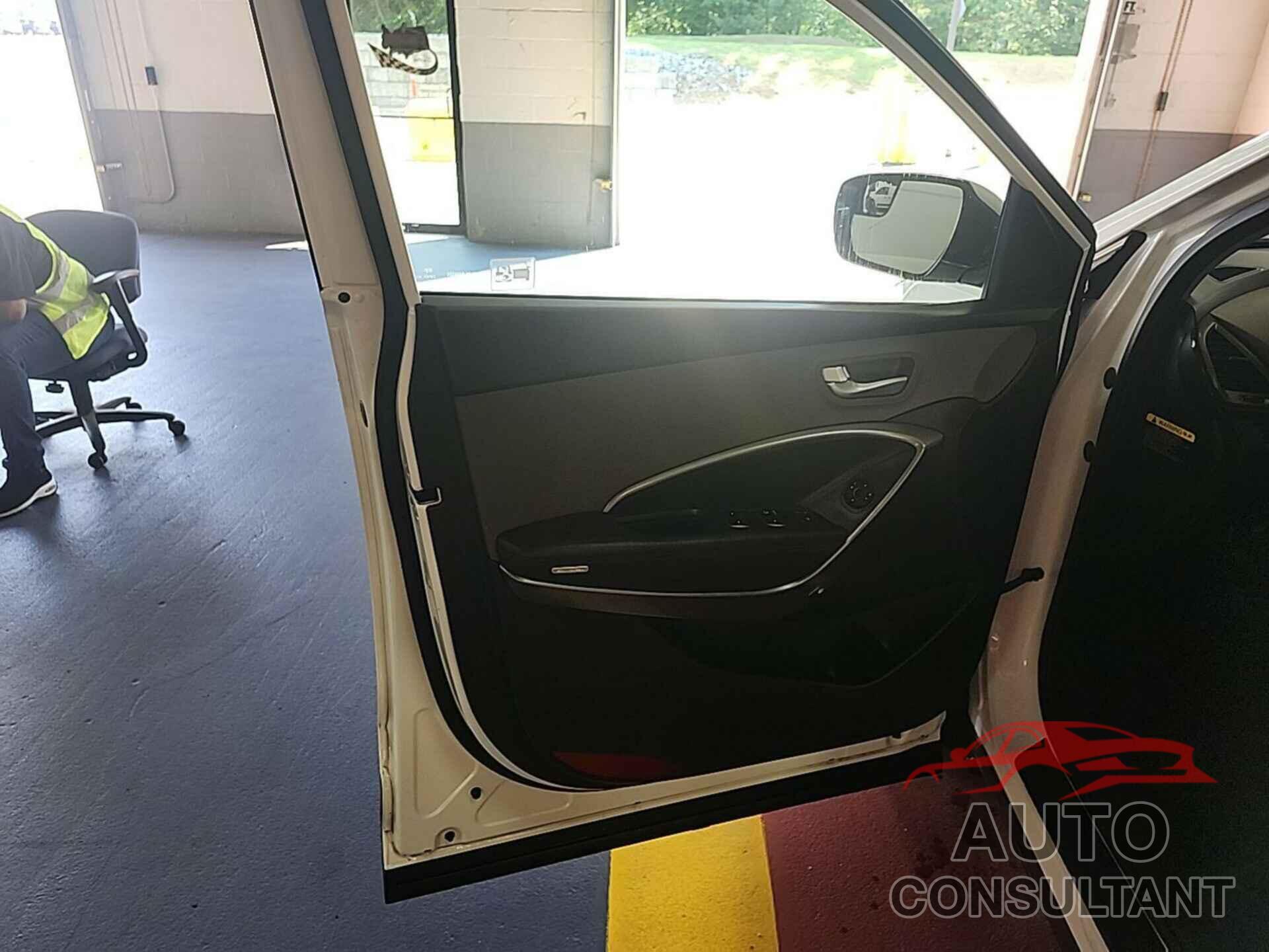 HYUNDAI SANTA FE SPORT 2018 - 5XYZTDLB7JG569524