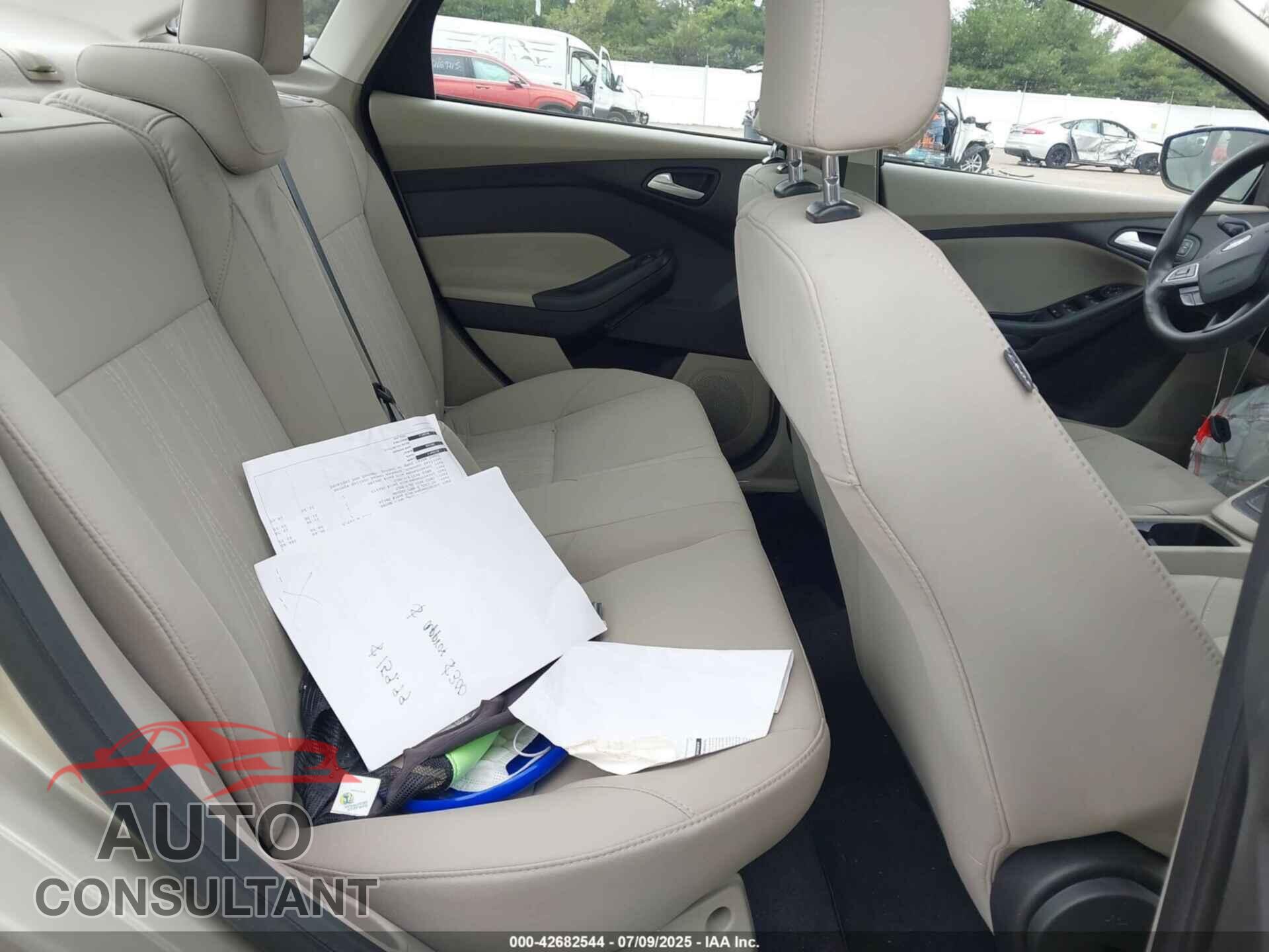 FORD FOCUS 2017 - 1FADP3F20HL252855