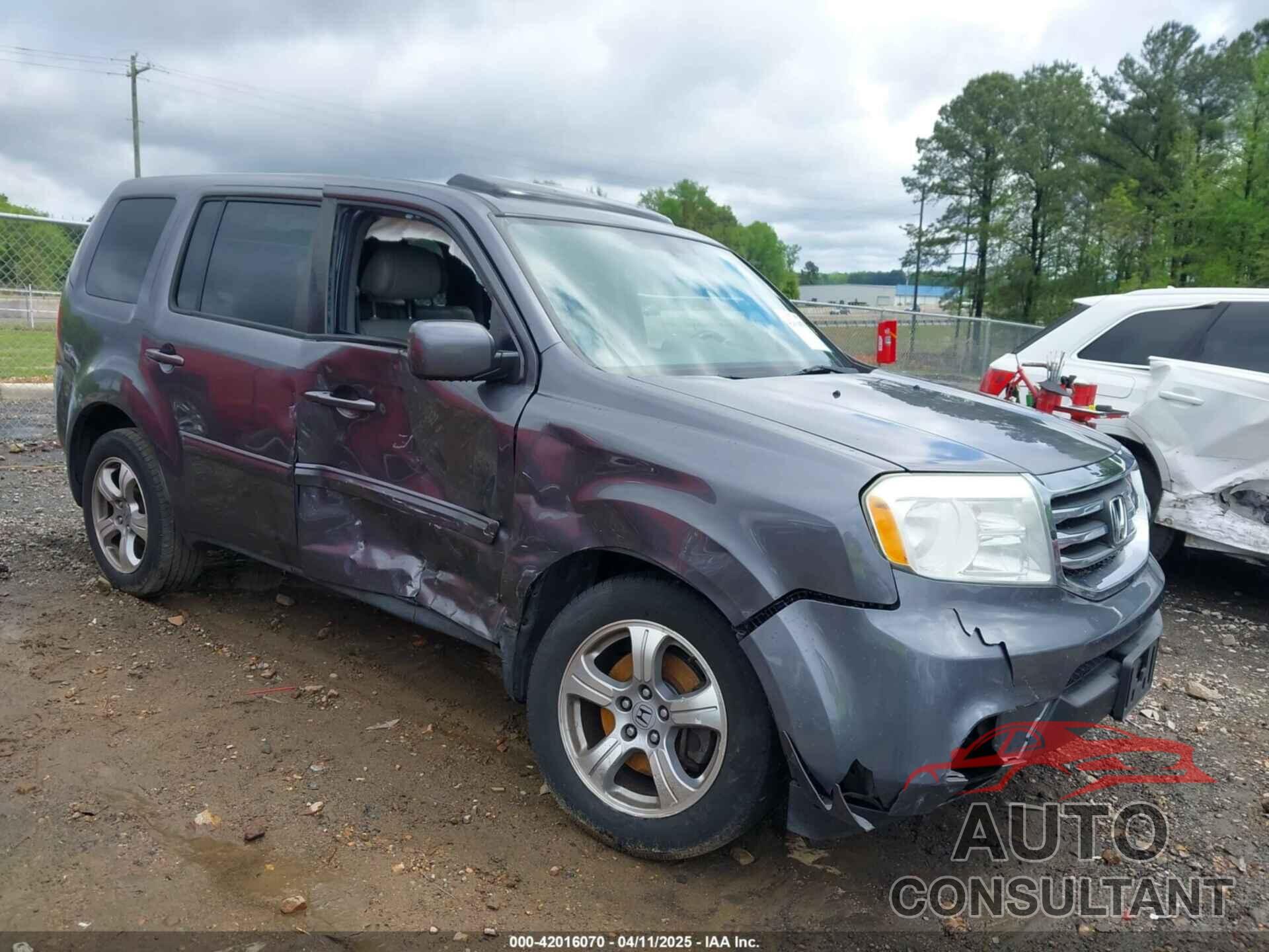 HONDA PILOT 2015 - 5FNYF3H52FB015015