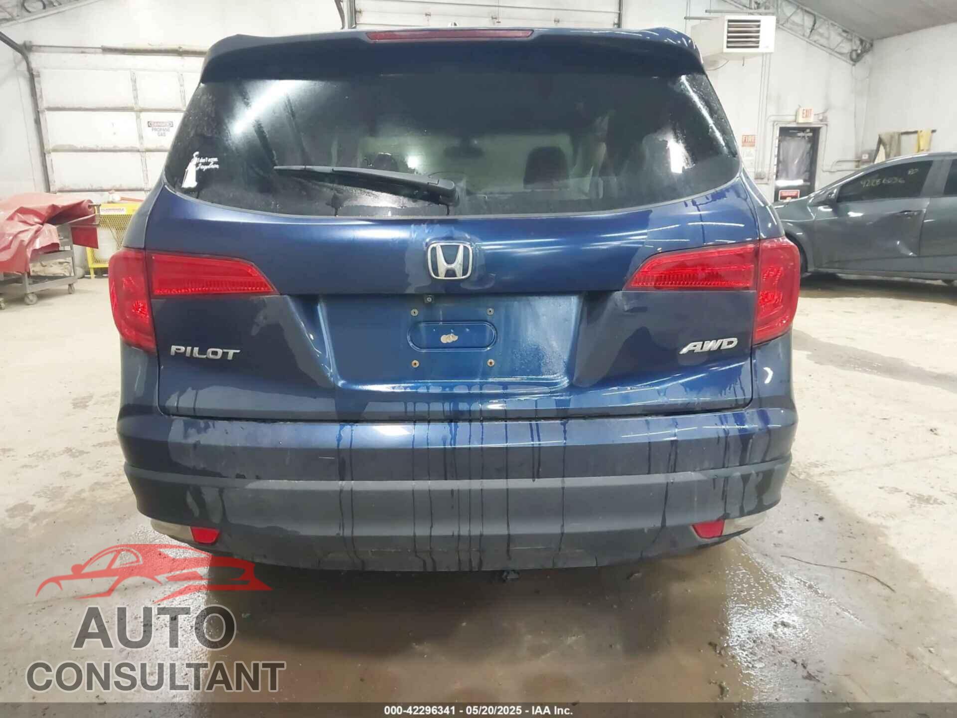 HONDA PILOT 2017 - 5FNYF6H54HB045735