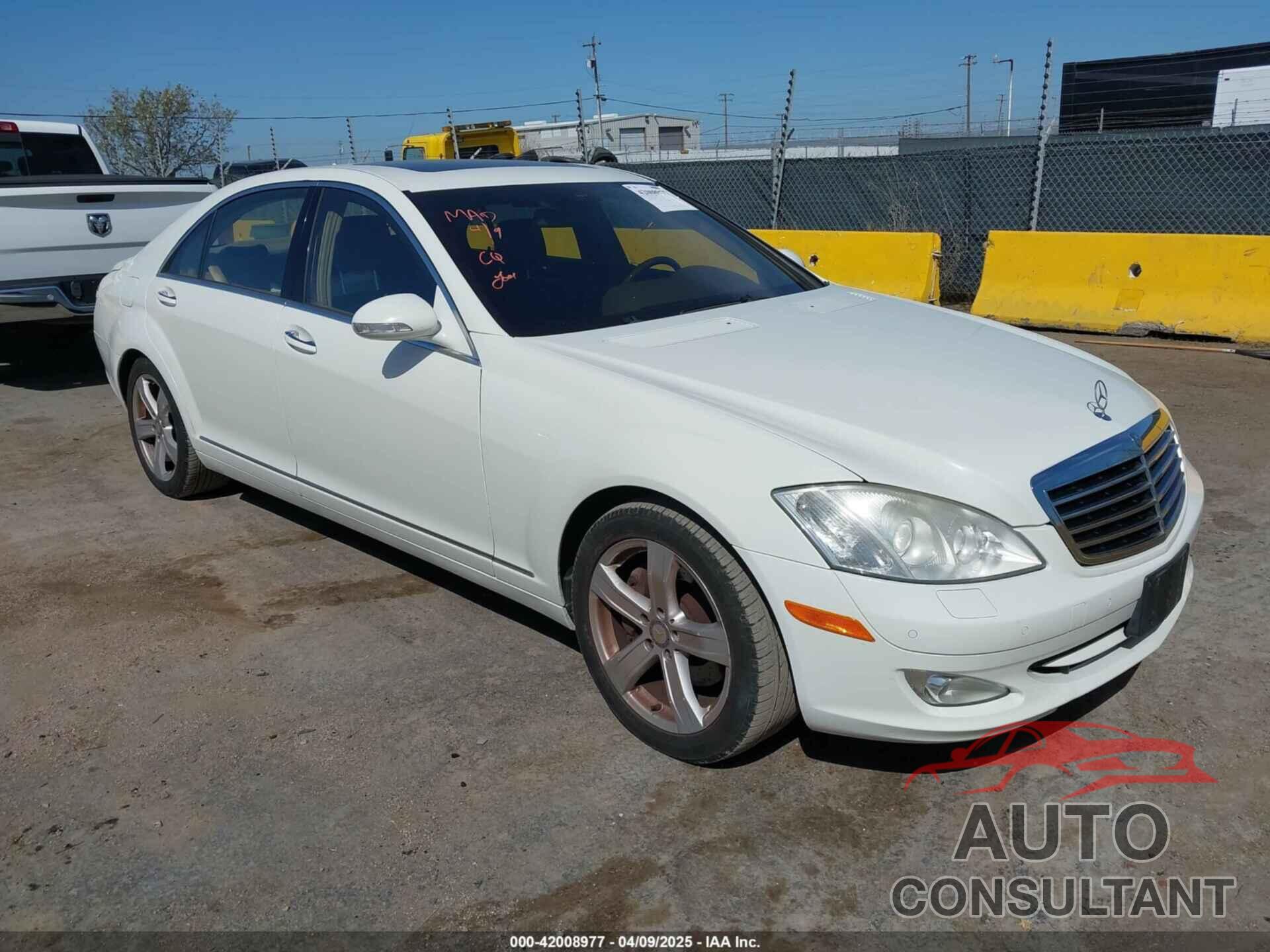 MERCEDES-BENZ S 550 2009 - WDDNG86X29A242256