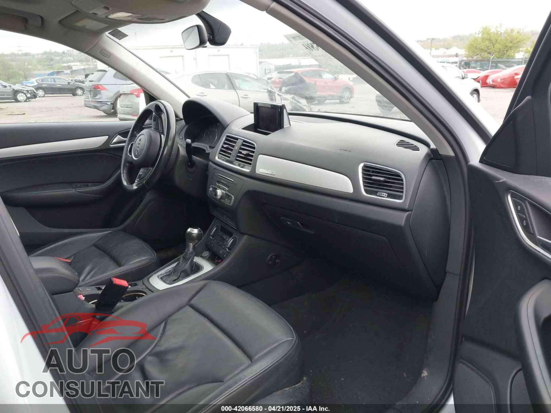 AUDI Q3 2017 - WA1ECCFS7HR007729