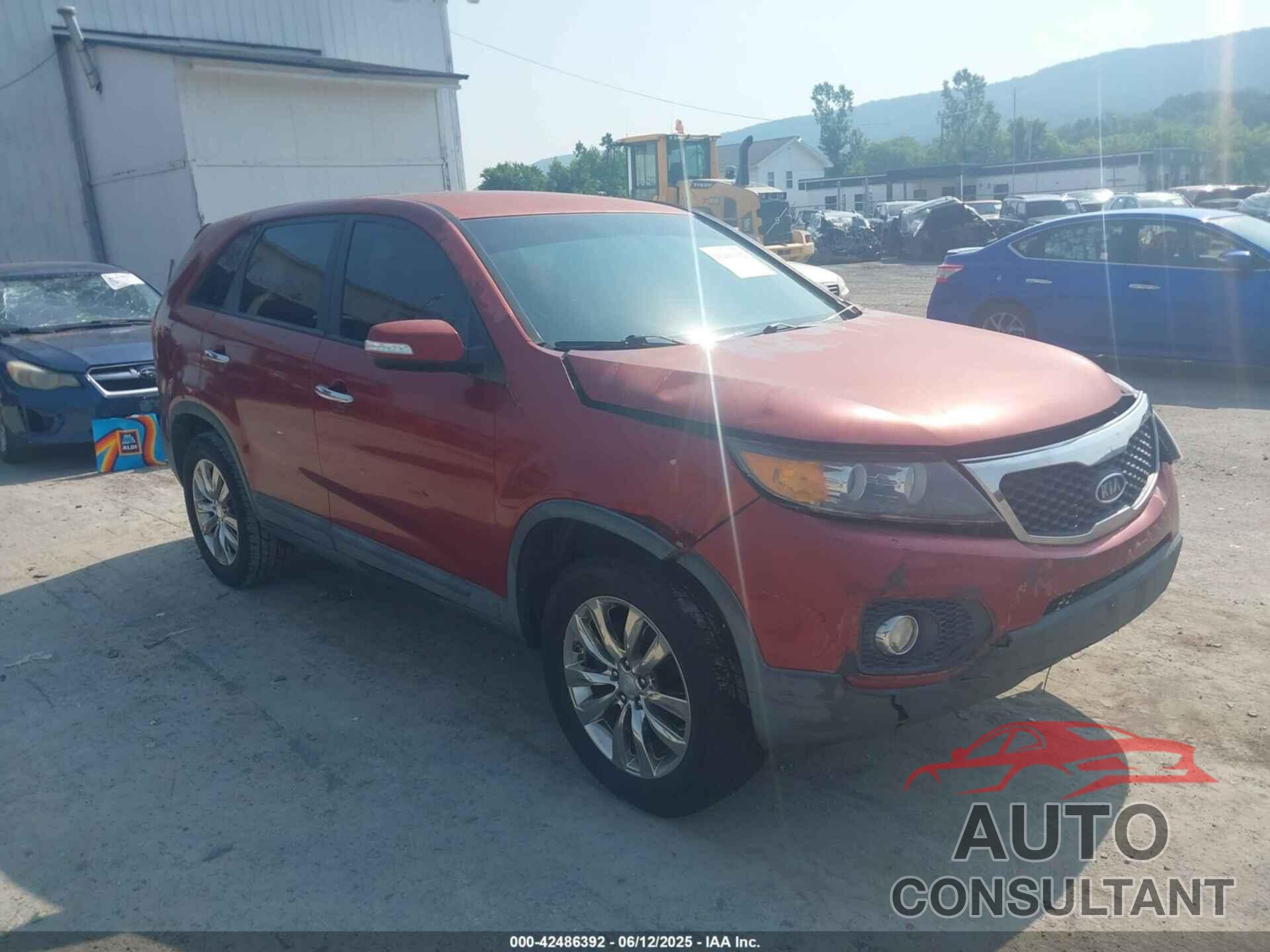 KIA SORENTO 2011 - 5XYKU3A16BG015816