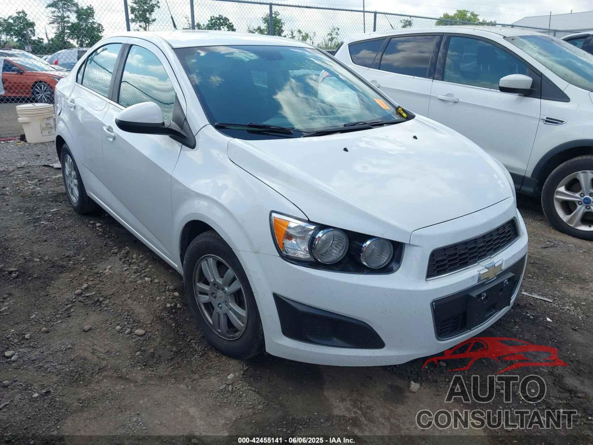 CHEVROLET SONIC 2012 - 1G1JC5SH7C4174696