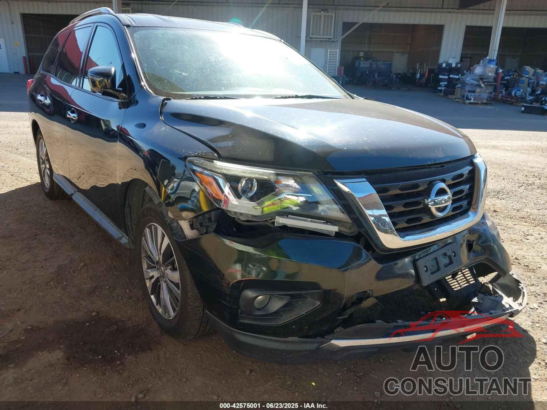 NISSAN PATHFINDER 2019 - 5N1DR2MN6KC619496