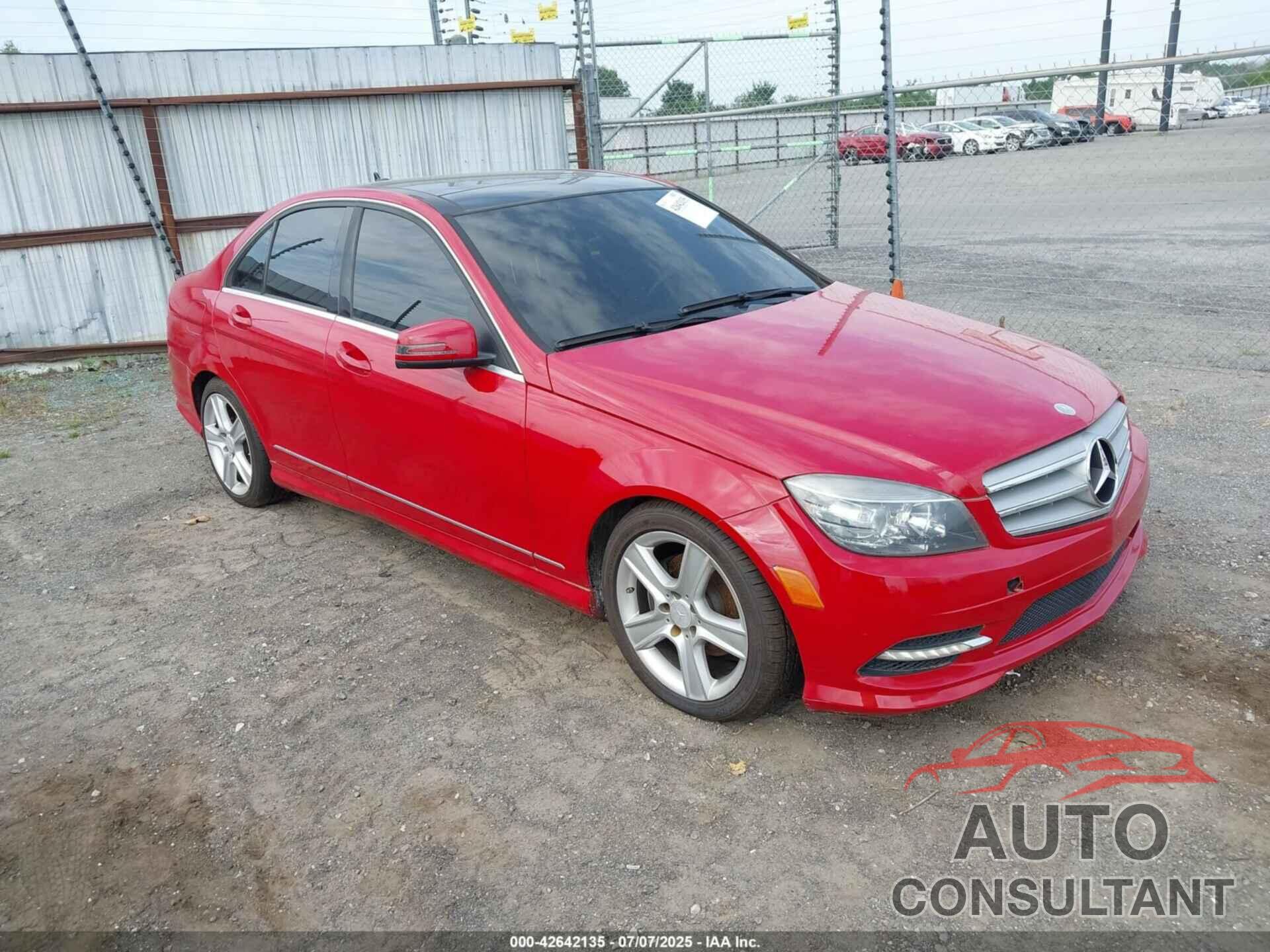 MERCEDES-BENZ C 300 2011 - WDDGF8BB0BR151452