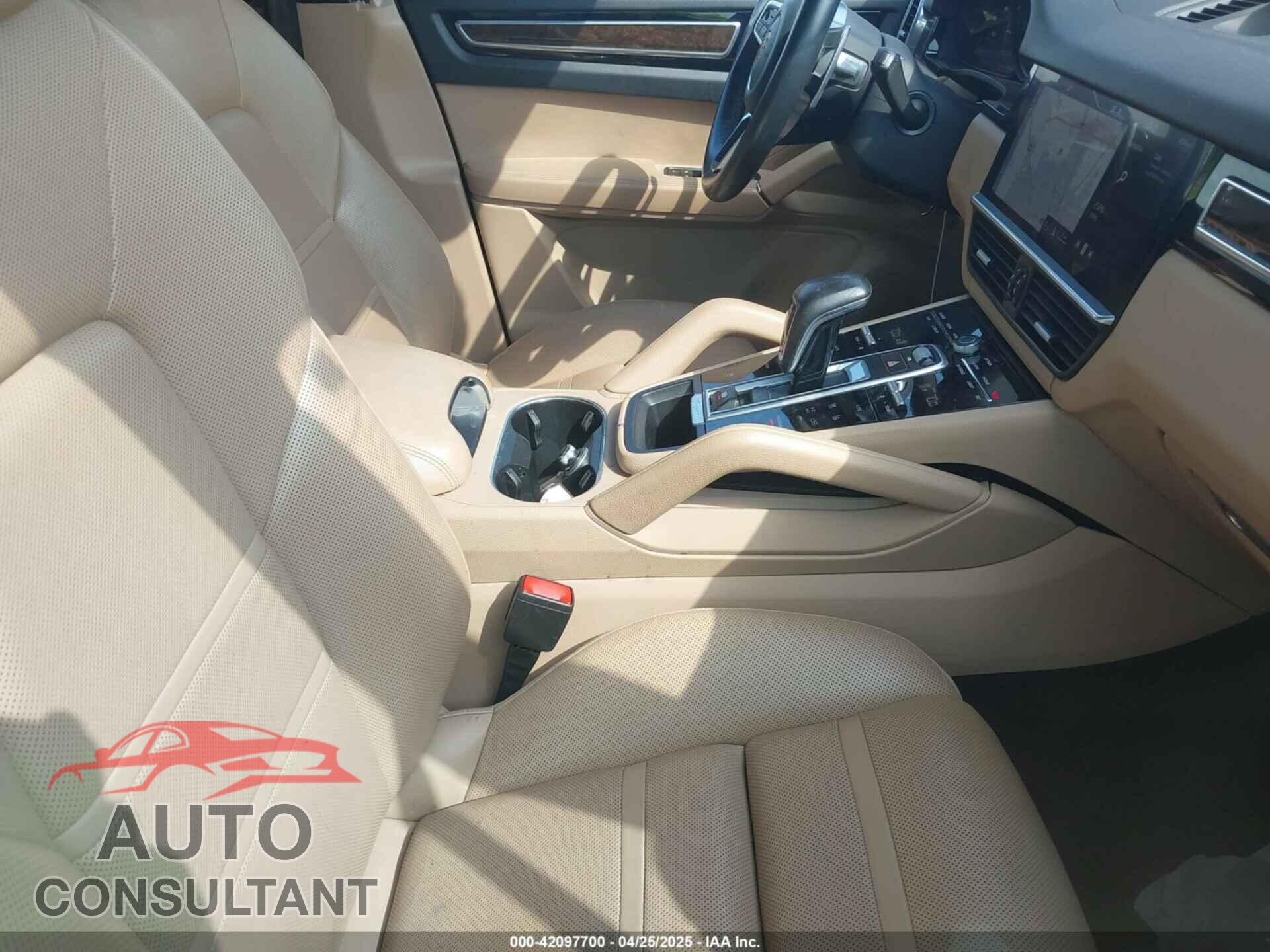 PORSCHE CAYENNE 2019 - WP1AA2AY1KDA15473