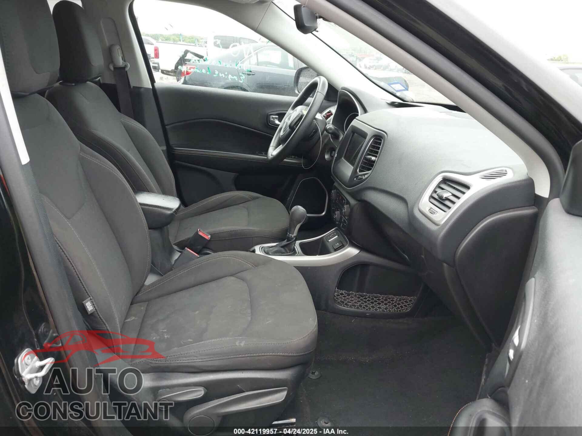 JEEP COMPASS 2019 - 3C4NJCAB2KT848049