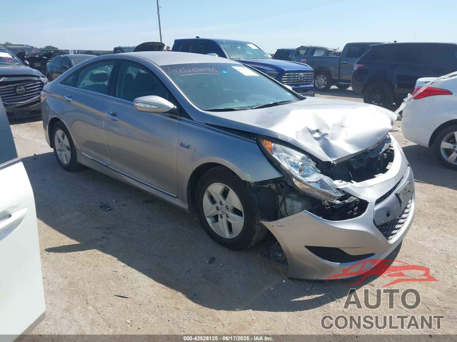HYUNDAI SONATA HYBRID 2012 - KMHEC4A47CA045873