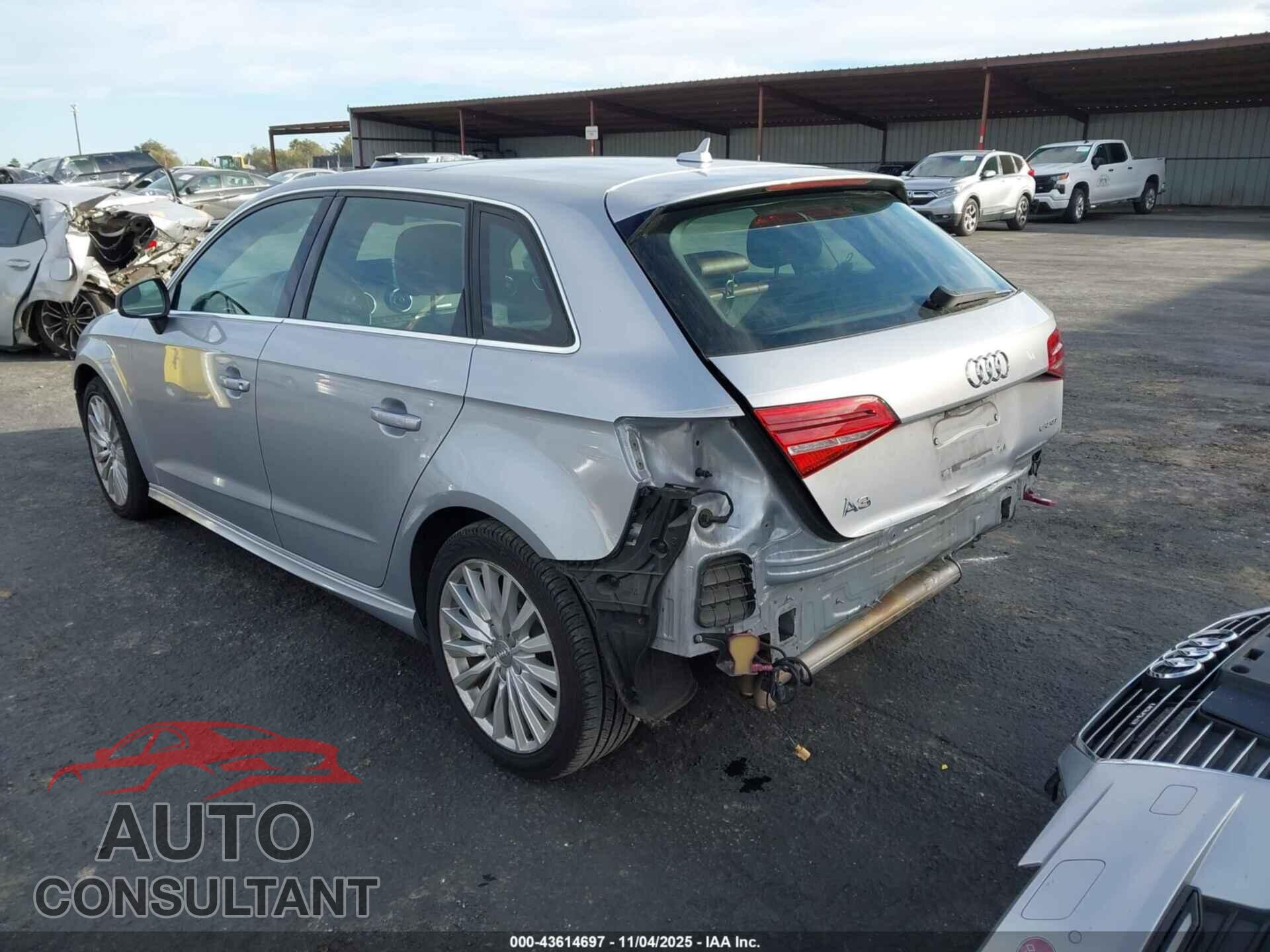AUDI A3 E-TRON 2017 - WAUTPBFF5HA045079
