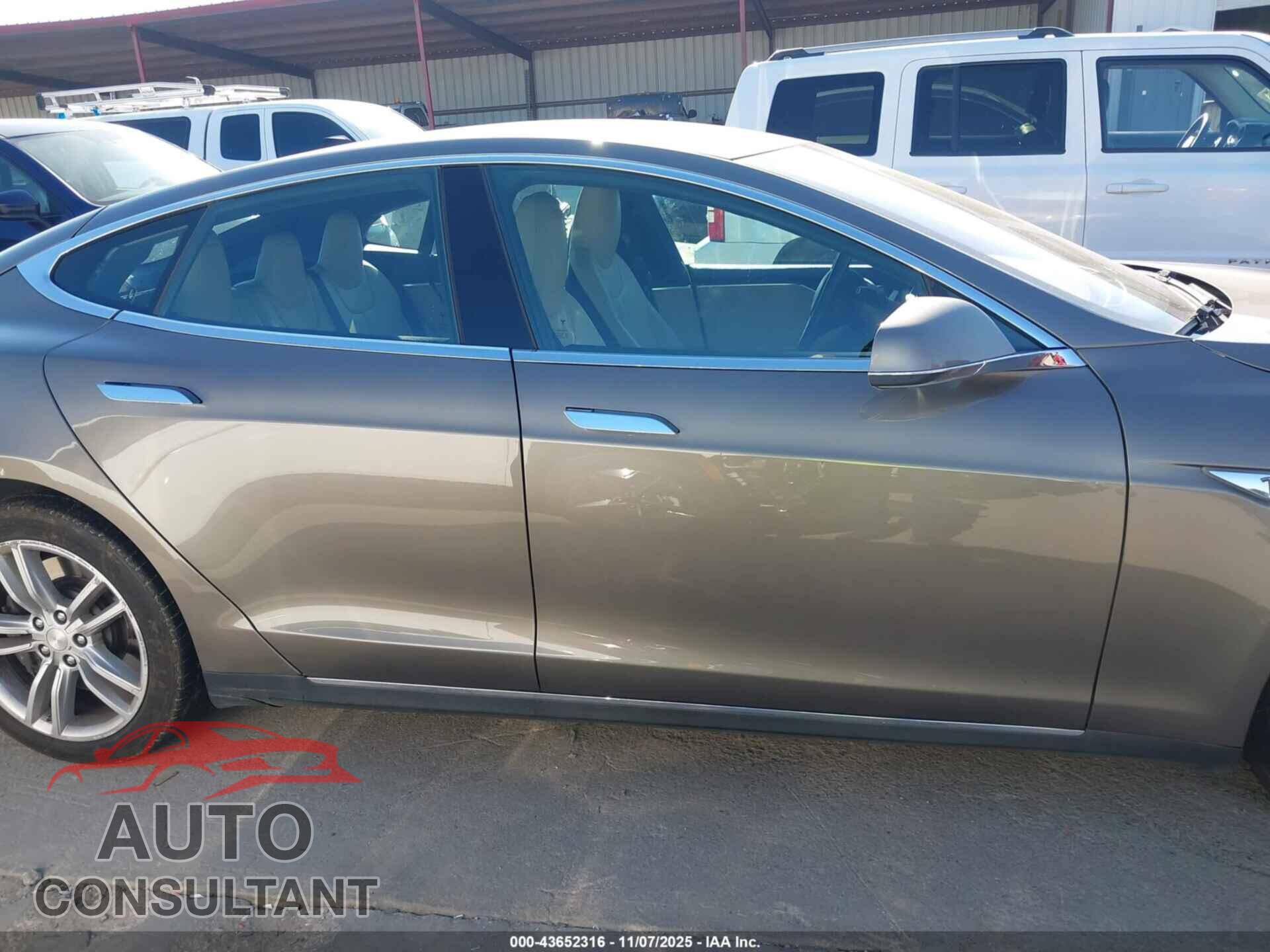 TESLA MODEL S 2015 - 5YJSA1H2XFF086154