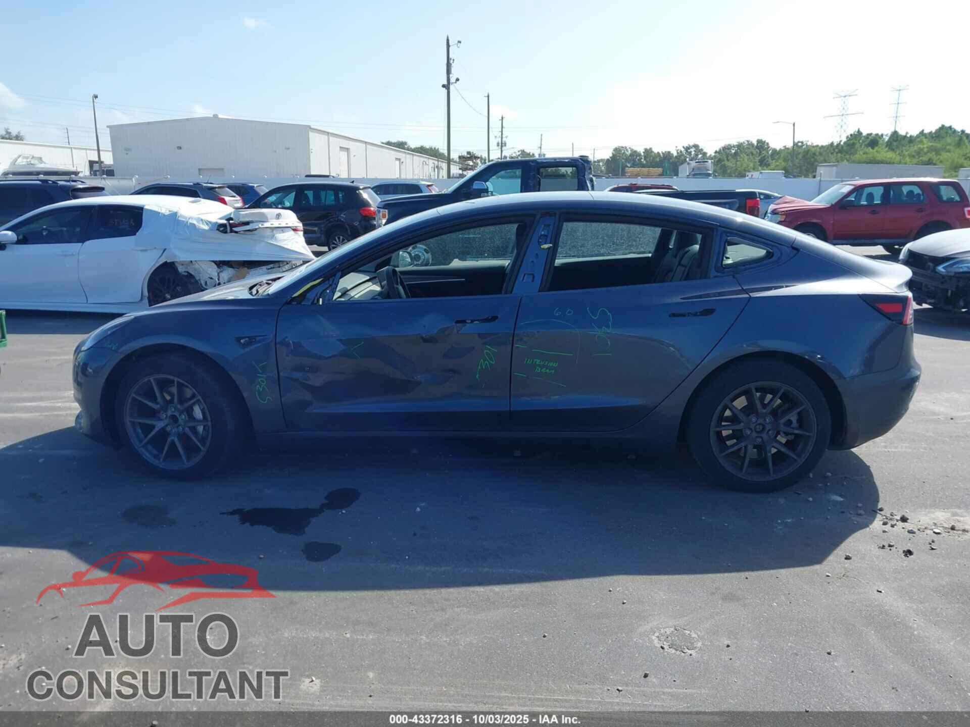 TESLA MODEL 3 2023 - 5YJ3E1EA5PF676266