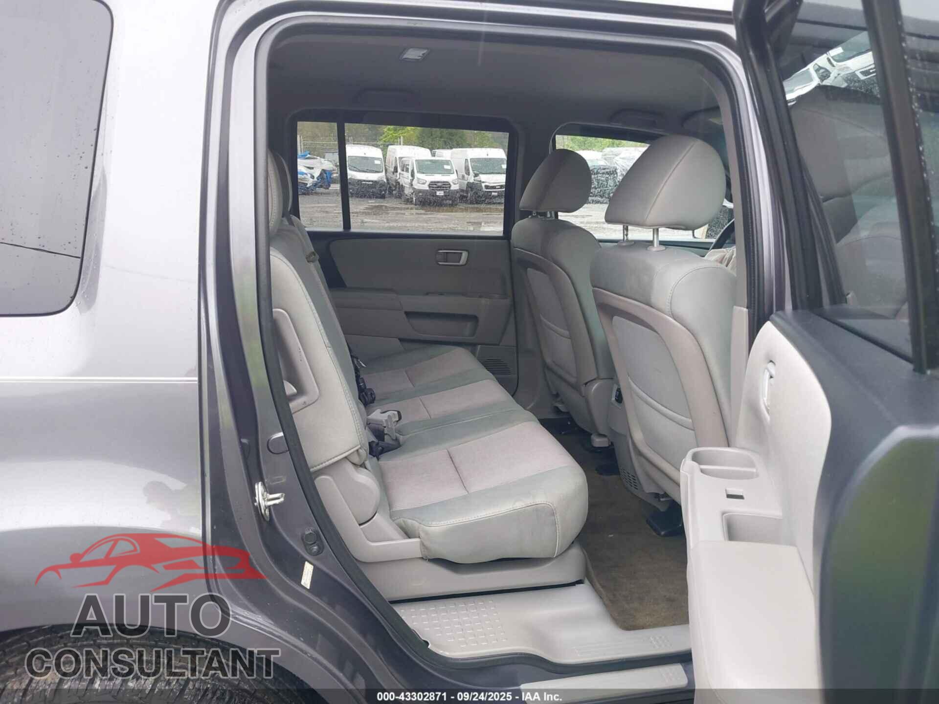 HONDA PILOT 2015 - 5FNYF4H45FB029519