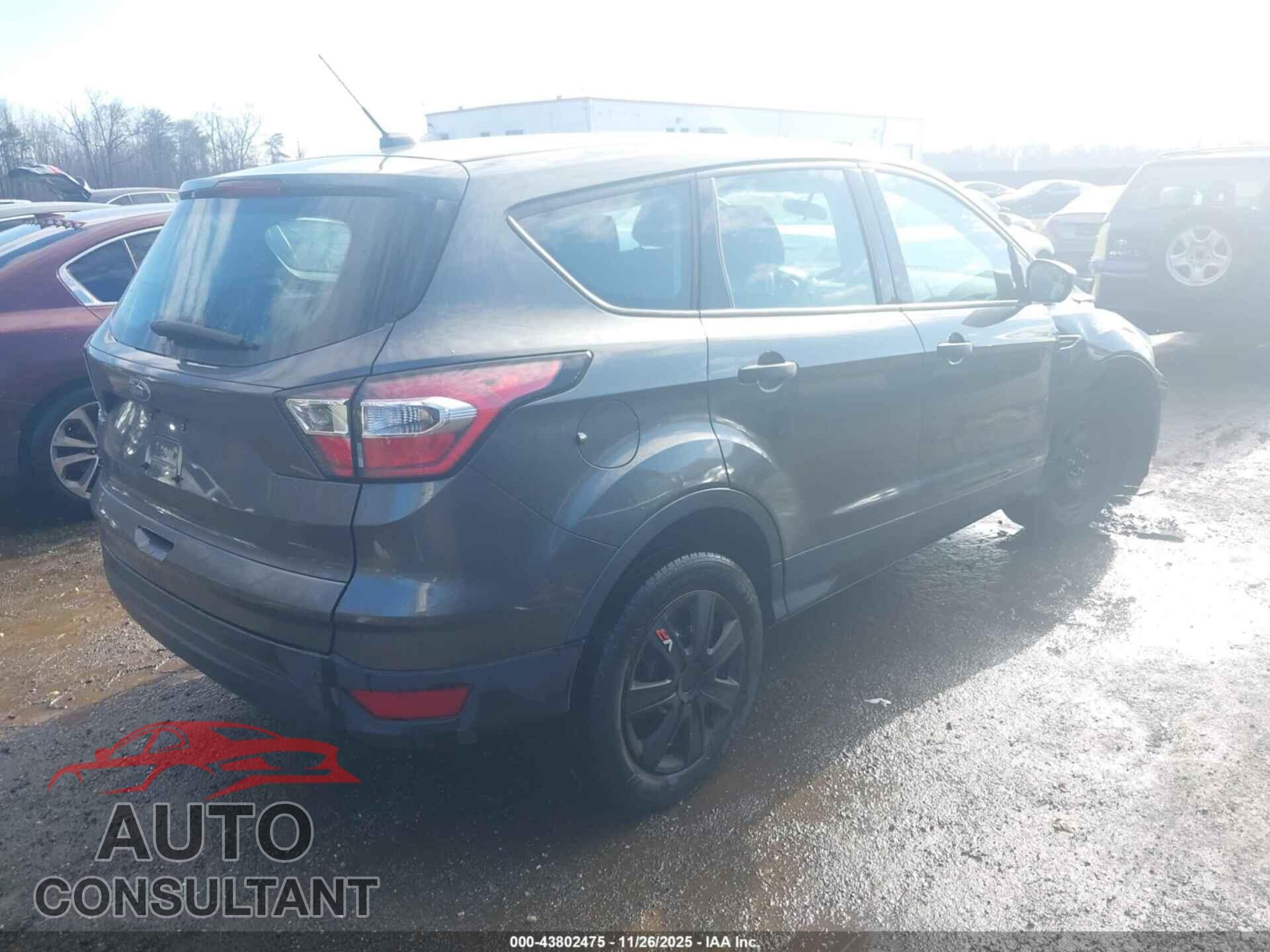 FORD ESCAPE 2017 - 1FMCU0F7XHUC73677