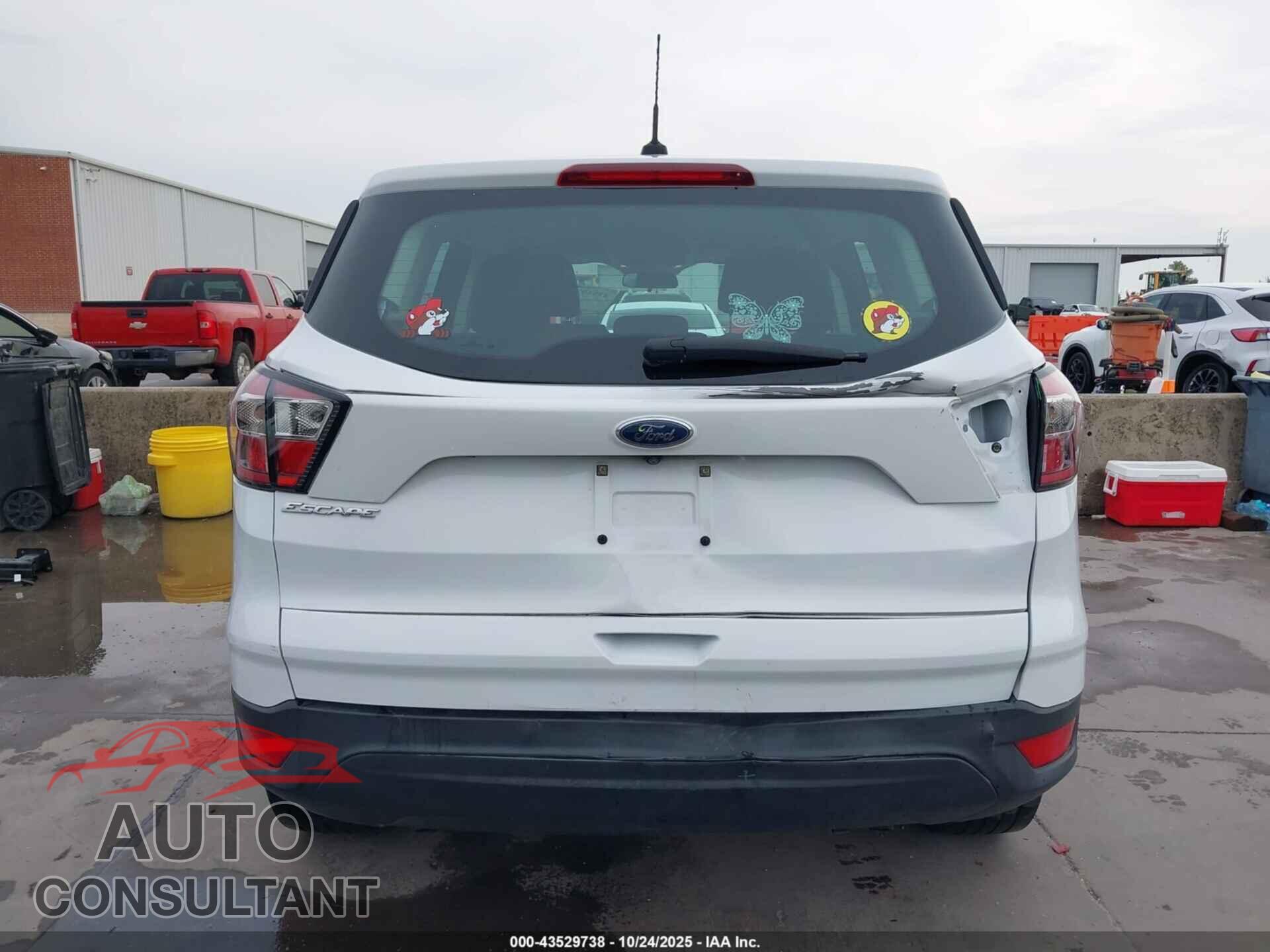 FORD ESCAPE 2017 - 1FMCU0F72HUB88896