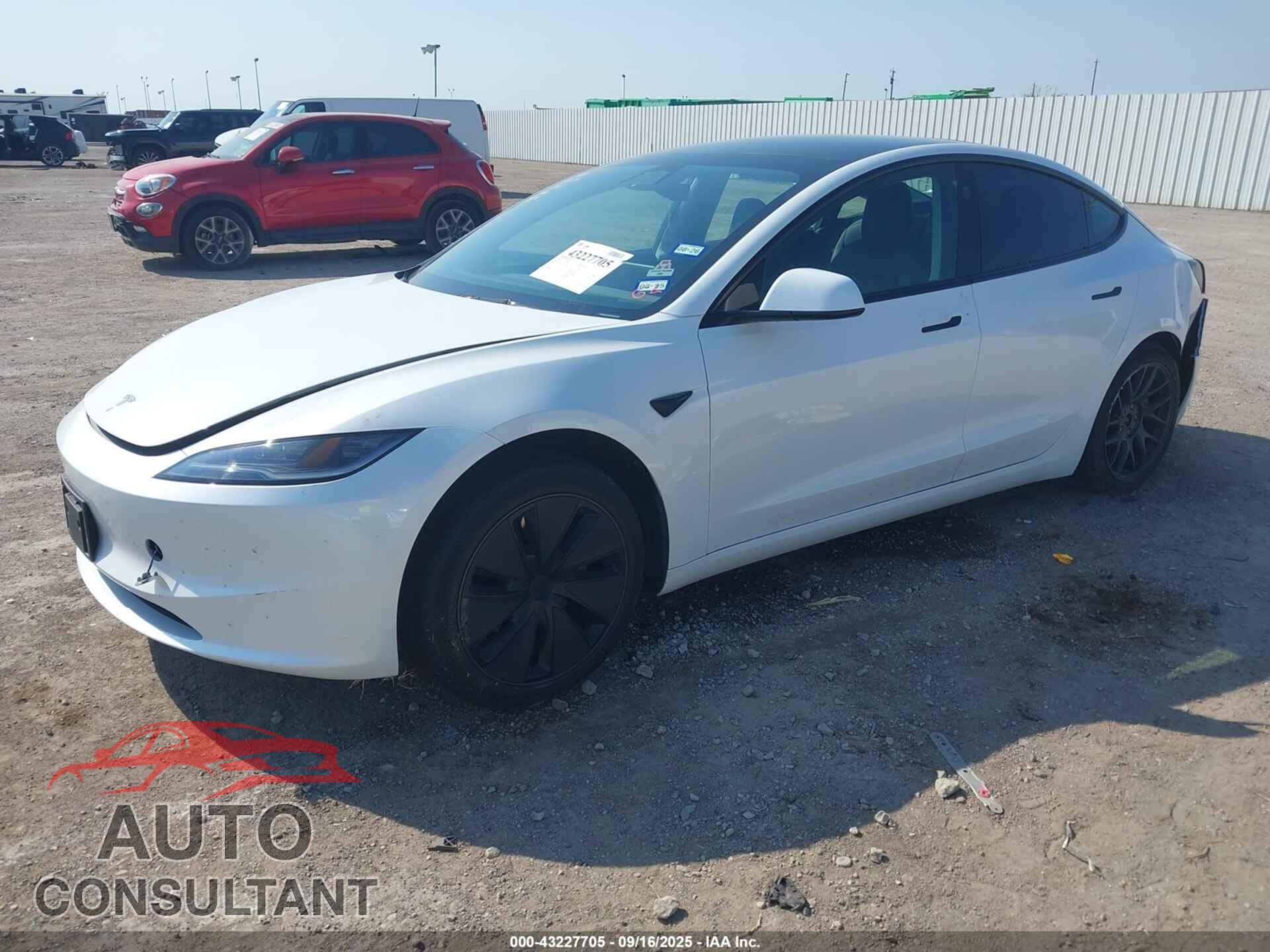 TESLA MODEL 3 2024 - 5YJ3E1EA3RF833716