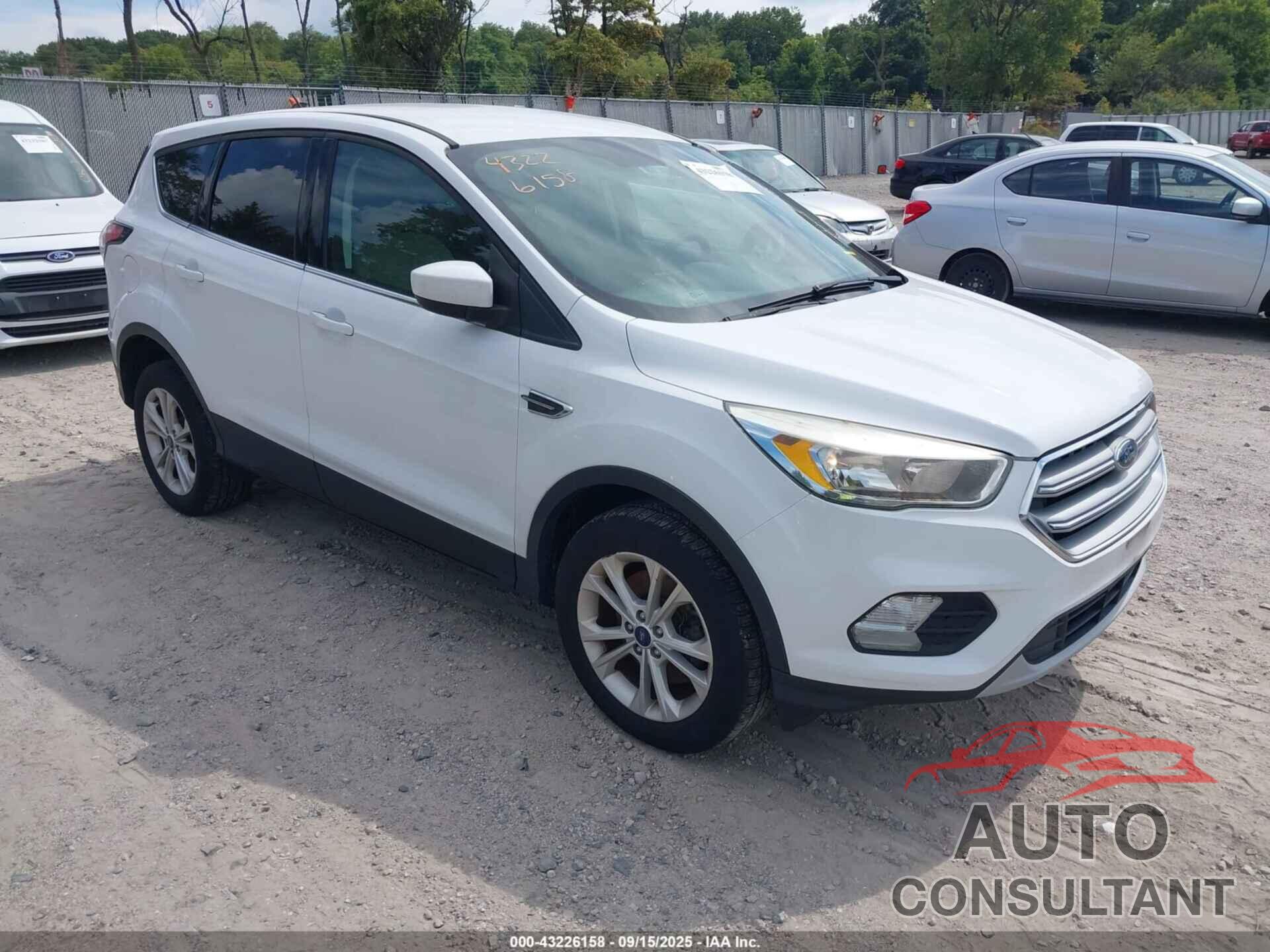 FORD ESCAPE 2017 - 1FMCU9GD3HUA29913
