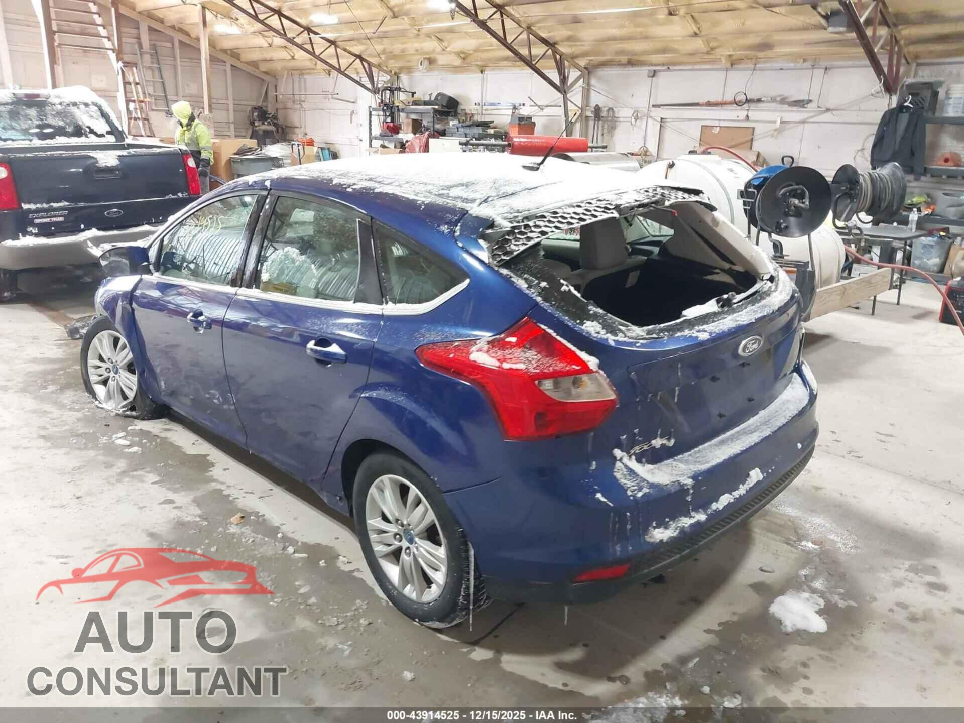 FORD FOCUS 2012 - 1FAHP3M23CL256069
