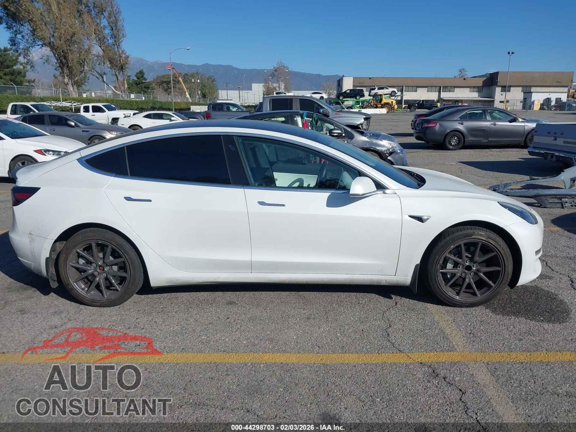 TESLA MODEL 3 2019 - 5YJ3E1EA3KF417784