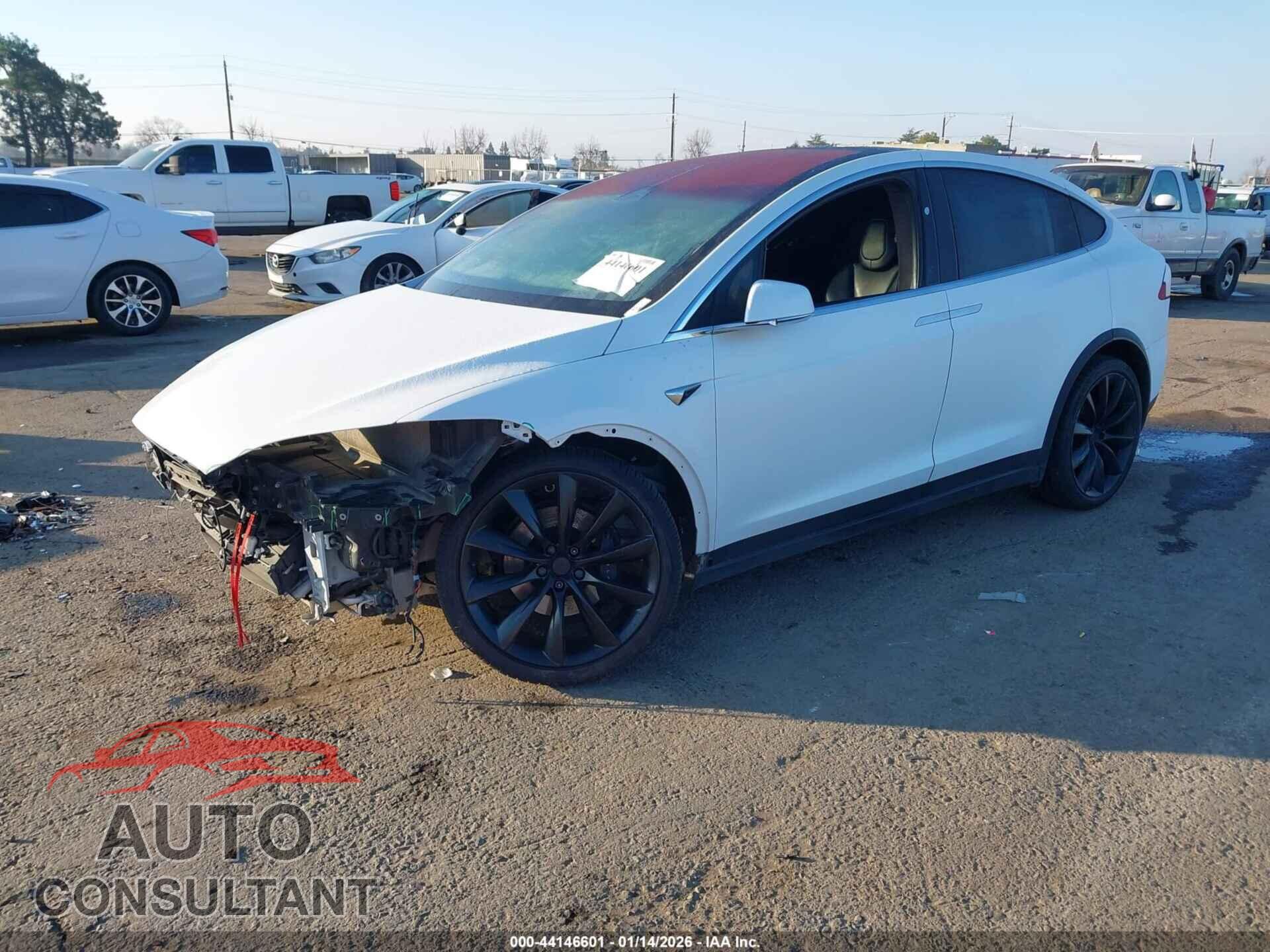 TESLA MODEL X 2019 - 5YJXCAE23KF202437