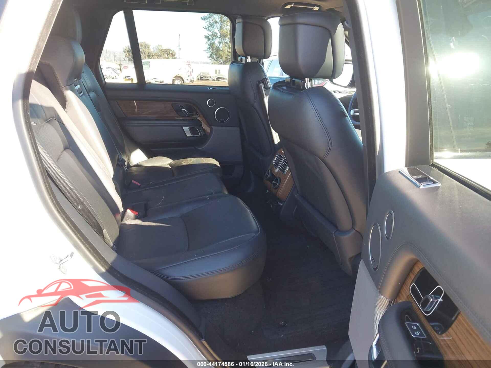 LAND ROVER RANGE ROVER 2018 - SALGS2SV2JA515180
