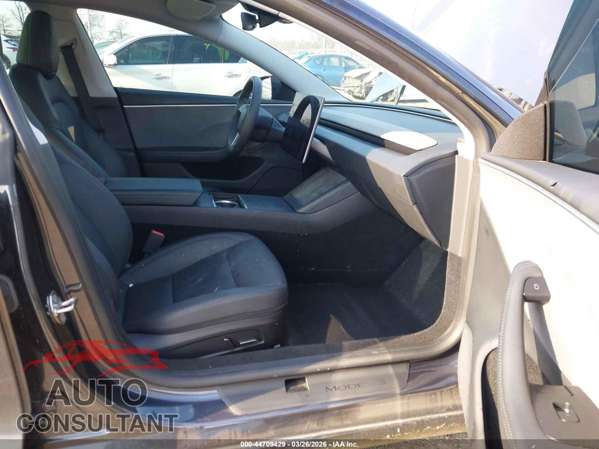 TESLA MODEL 3 2024 - 5YJ3E1EA2RF772746