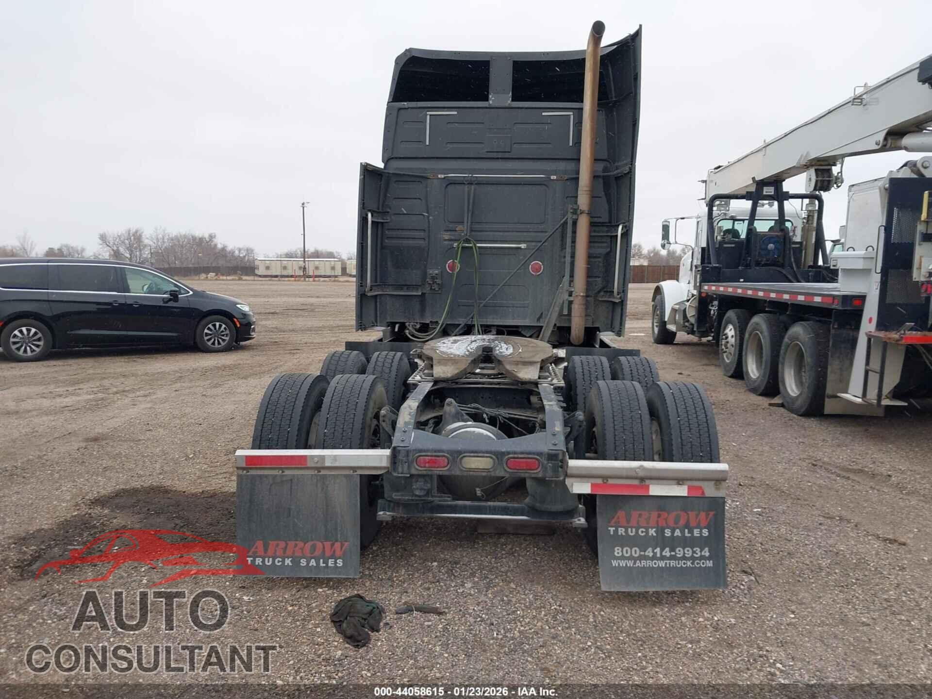 VOLVO VNL 2017 - 4V4NC9EH3HN973473