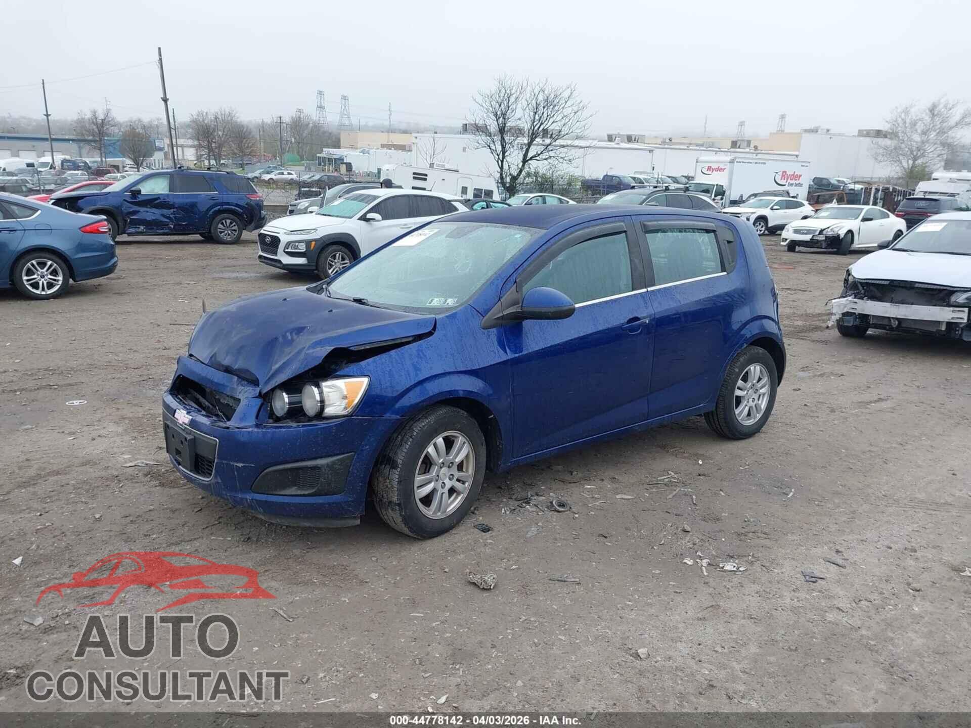 CHEVROLET SONIC 2013 - 1G1JC6SB4D4132148