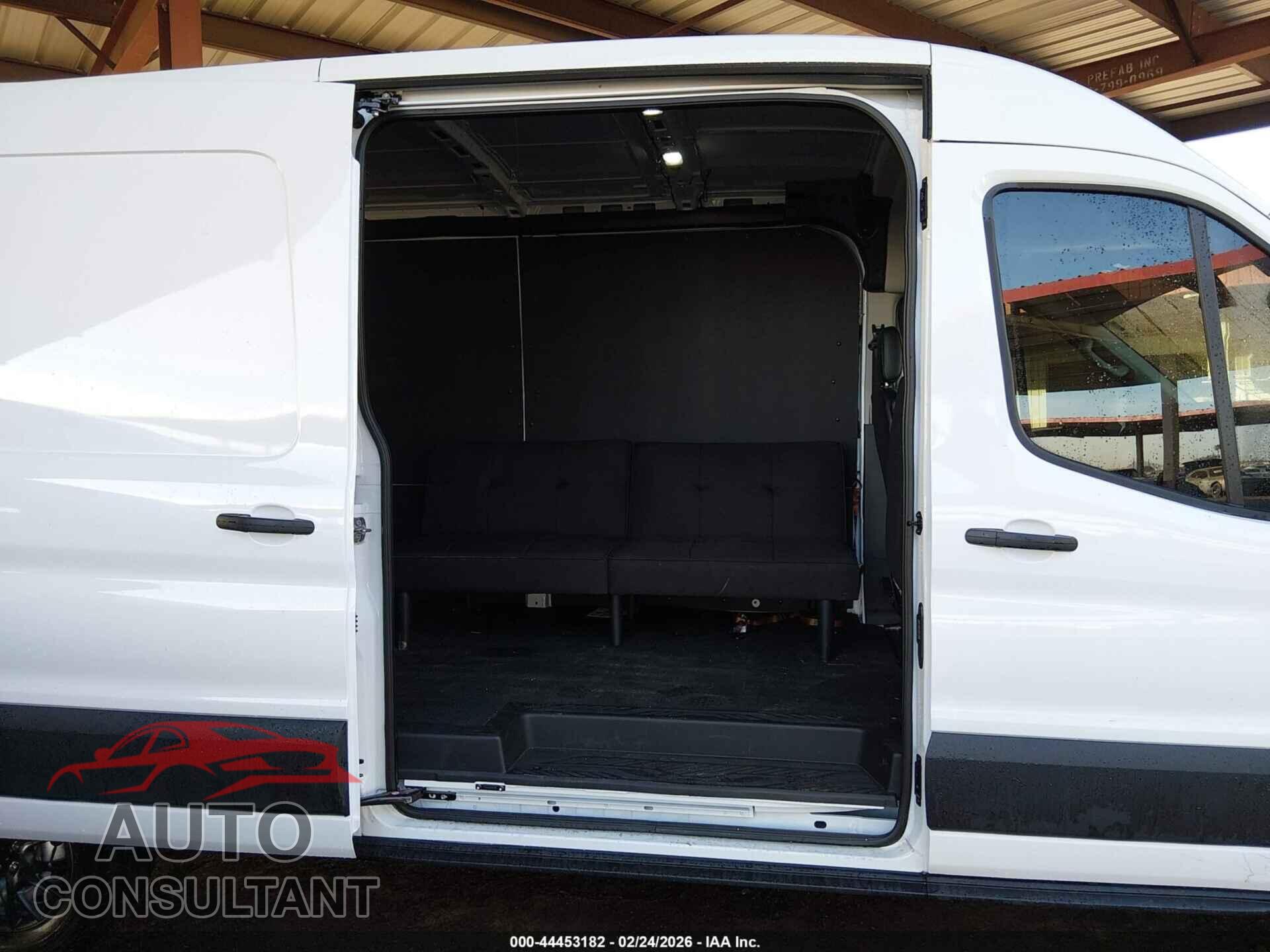 FORD TRANSIT-150 2025 - 1FTYE1C88SKB02875