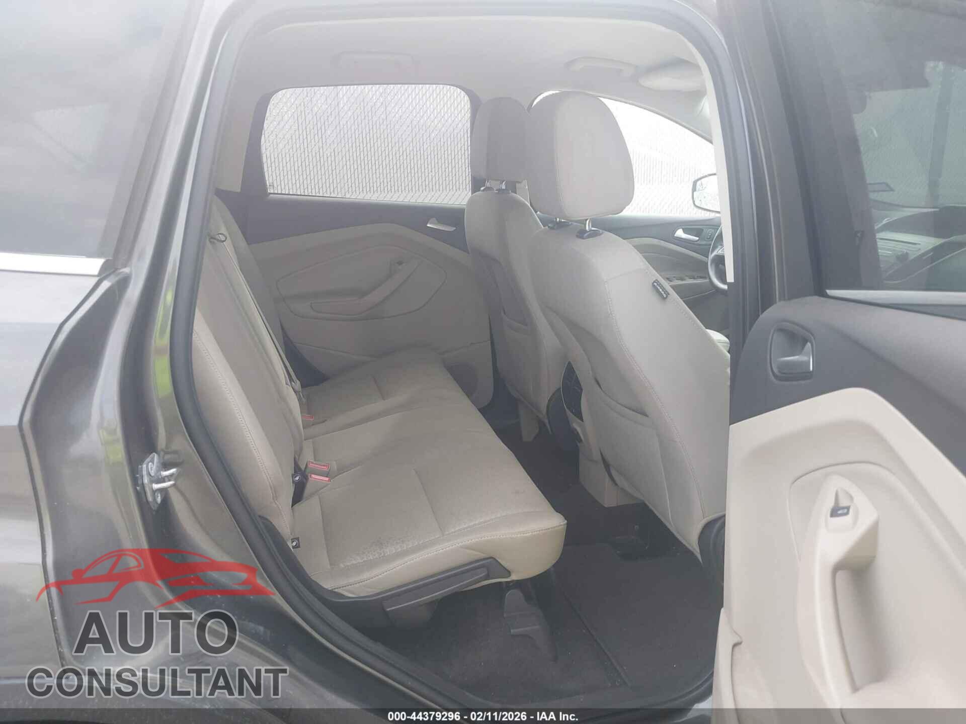 FORD ESCAPE 2017 - 1FMCU0GD5HUB79193