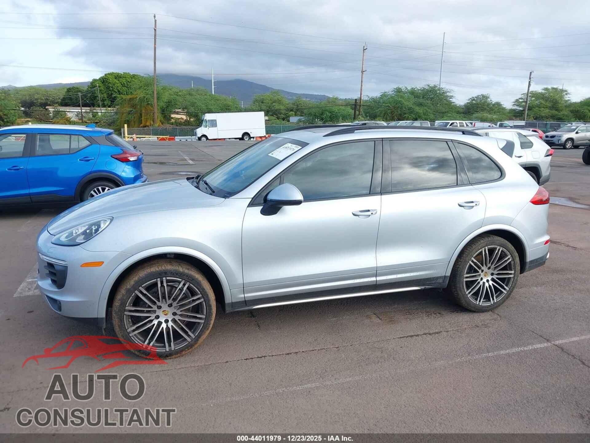 PORSCHE CAYENNE 2017 - WP1AA2A28HKA84614