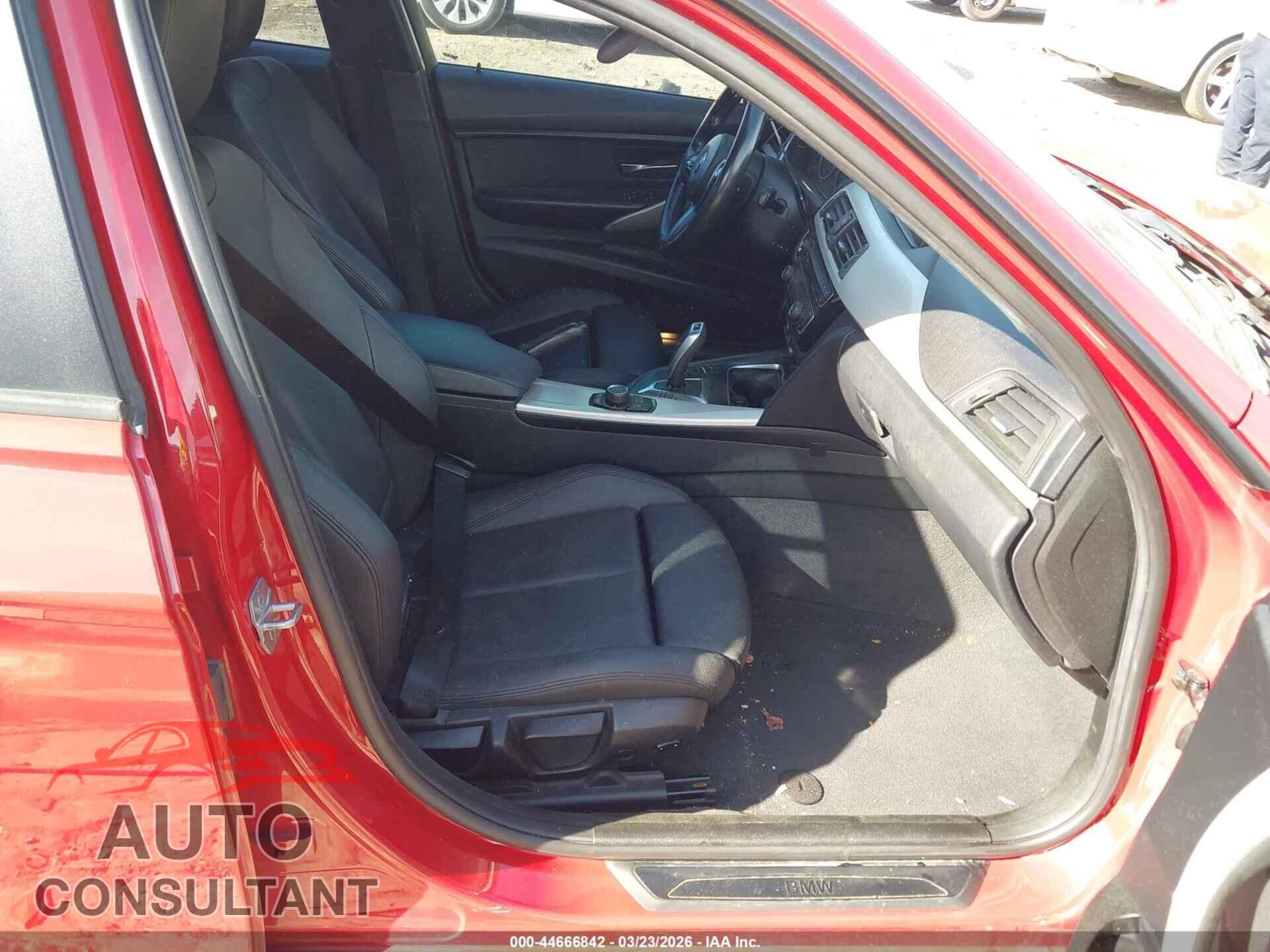 BMW 320I 2016 - WBA8E1G51GNU10313