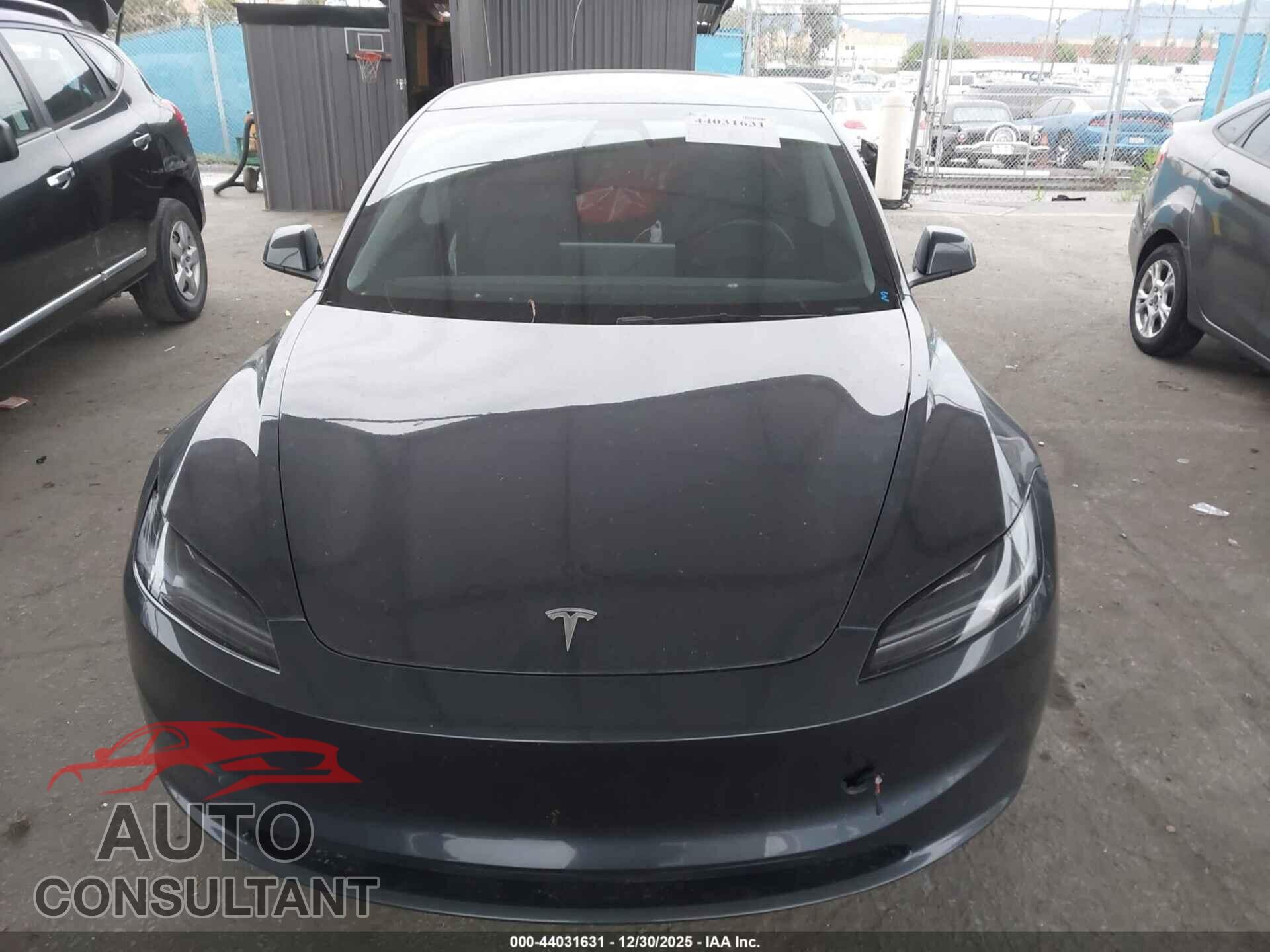 TESLA MODEL 3 2024 - 5YJ3E1EA5RF726005