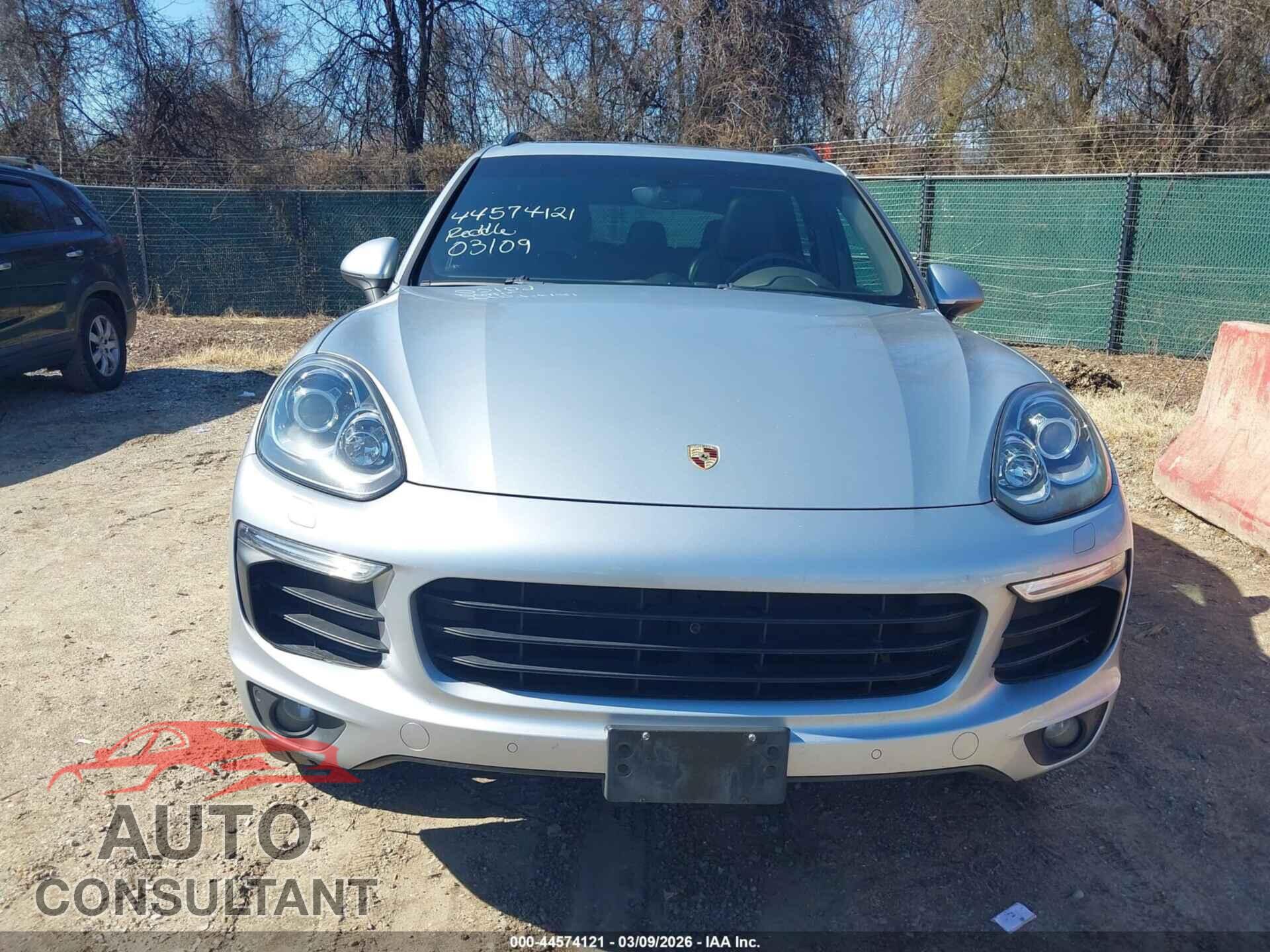 PORSCHE CAYENNE 2017 - WP1AA2A23HKA84228