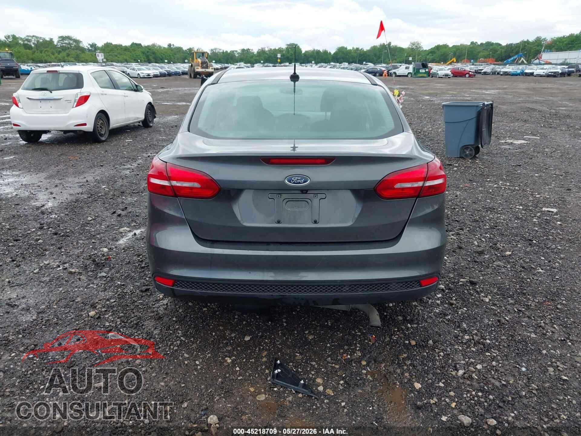 FORD FOCUS 2017 - 1FADP3E28HL255522