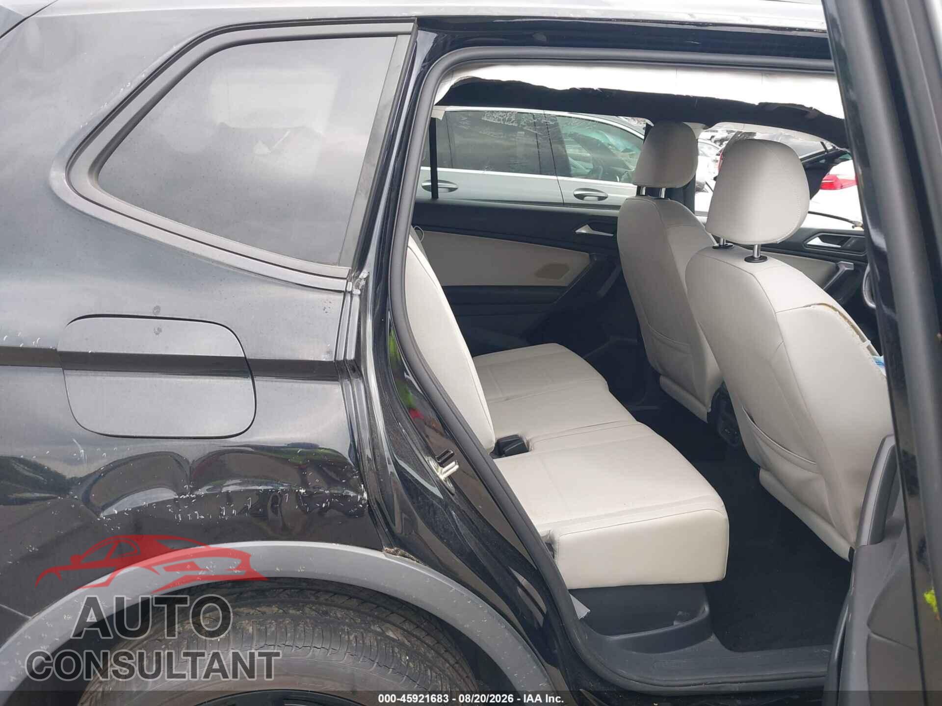 VOLKSWAGEN TIGUAN 2021 - 3VV2B7AX6MM093473