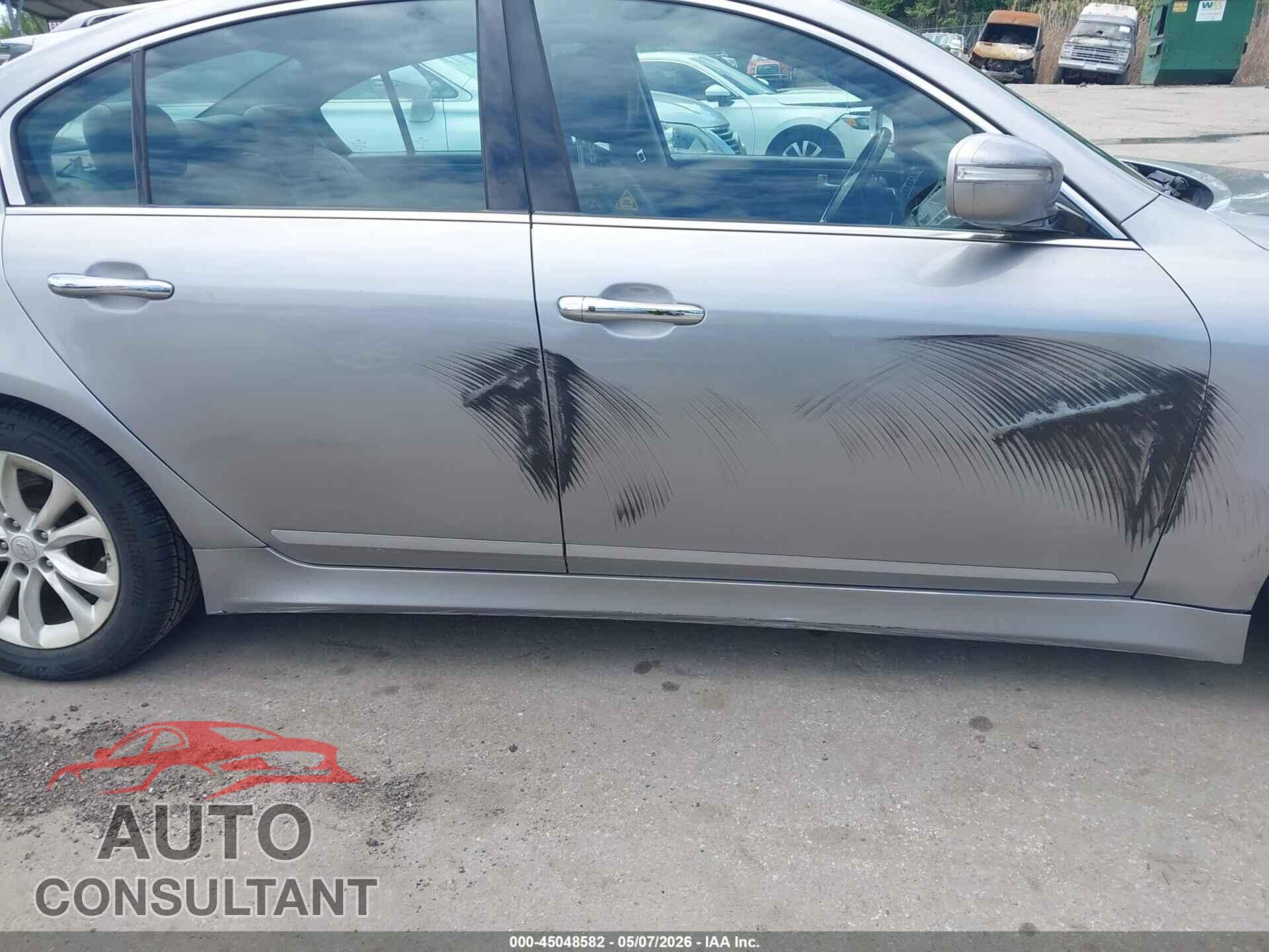 HYUNDAI GENESIS 2012 - KMHGC4DD9CU181540