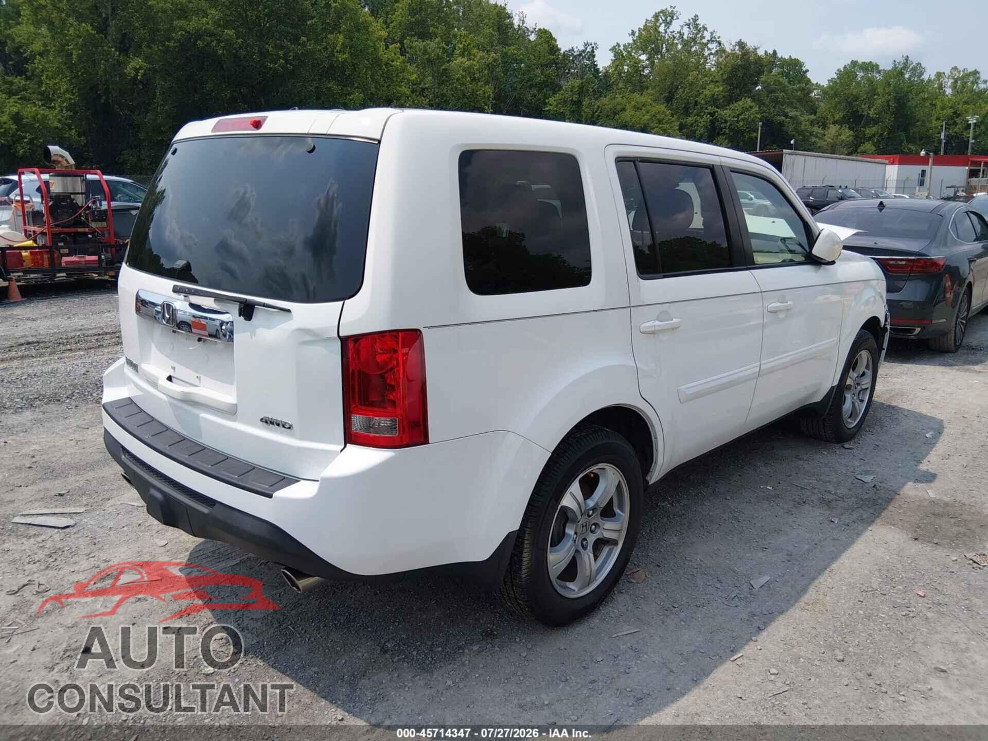 HONDA PILOT 2015 - 5FNYF4H52FB009740
