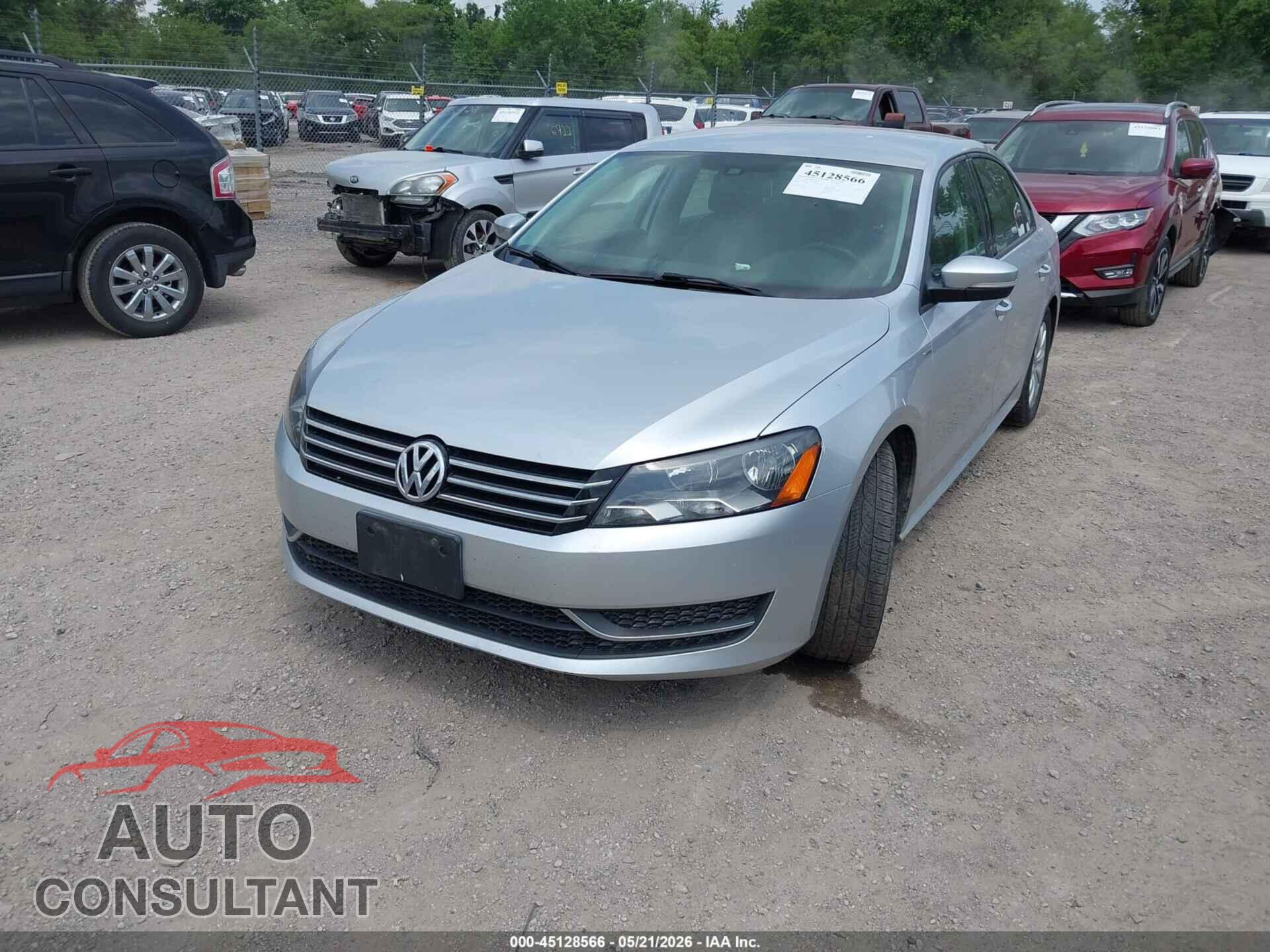 VOLKSWAGEN PASSAT 2015 - 1VWAT7A35FC047610