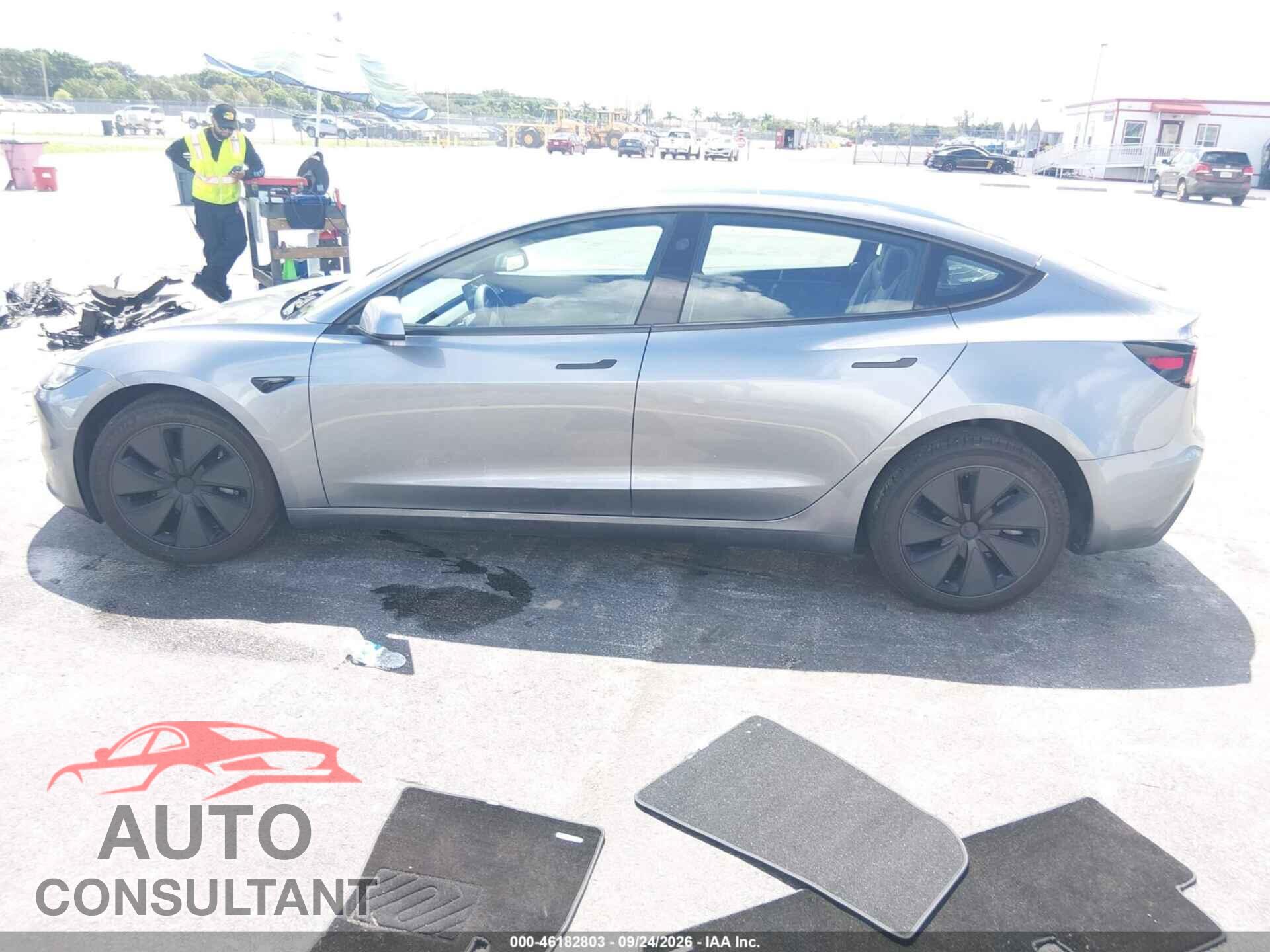 TESLA MODEL 3 2026 - 5YJ3E1EA9TF175309