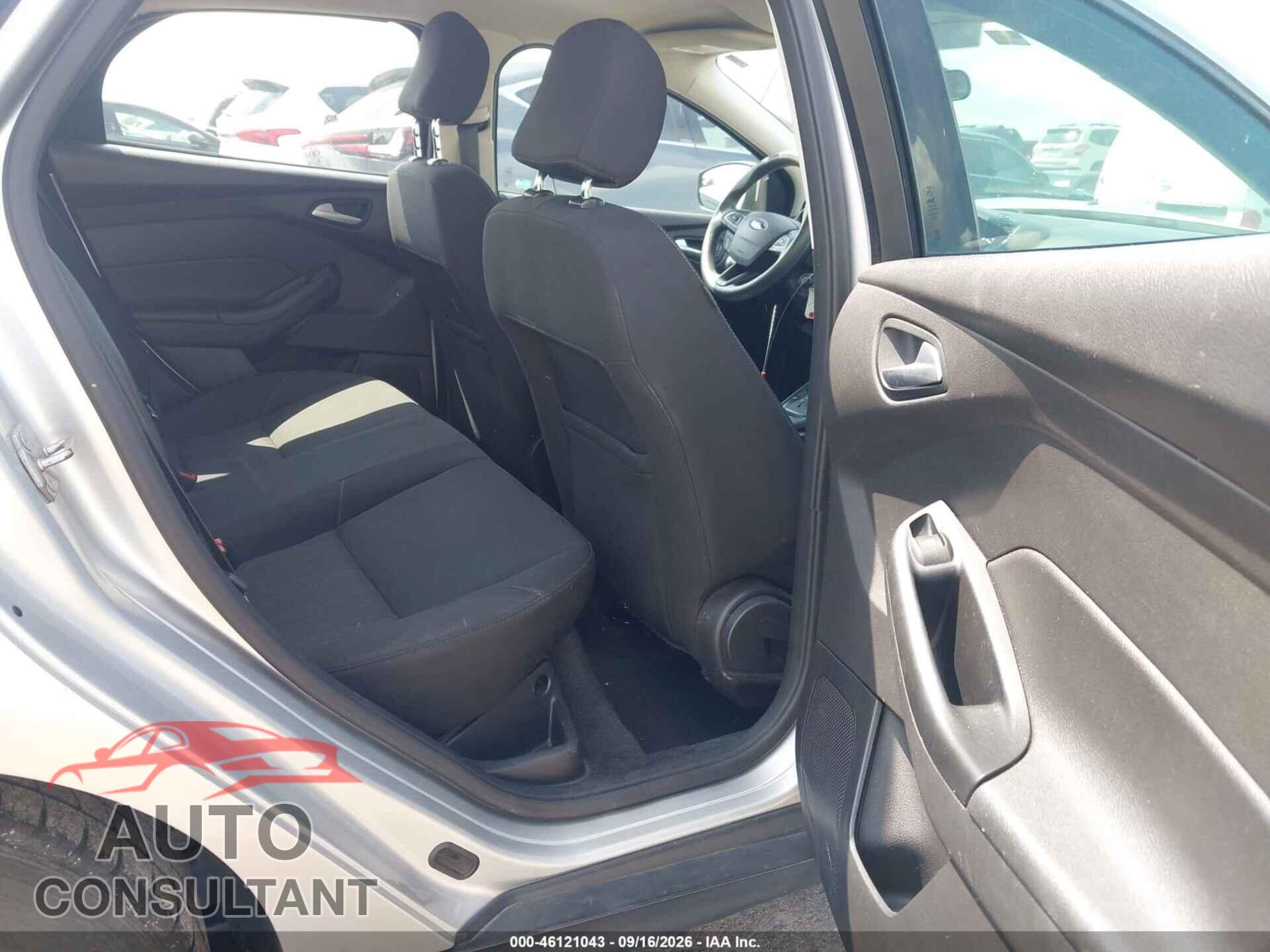 FORD FOCUS 2017 - 1FADP3F29HL328587