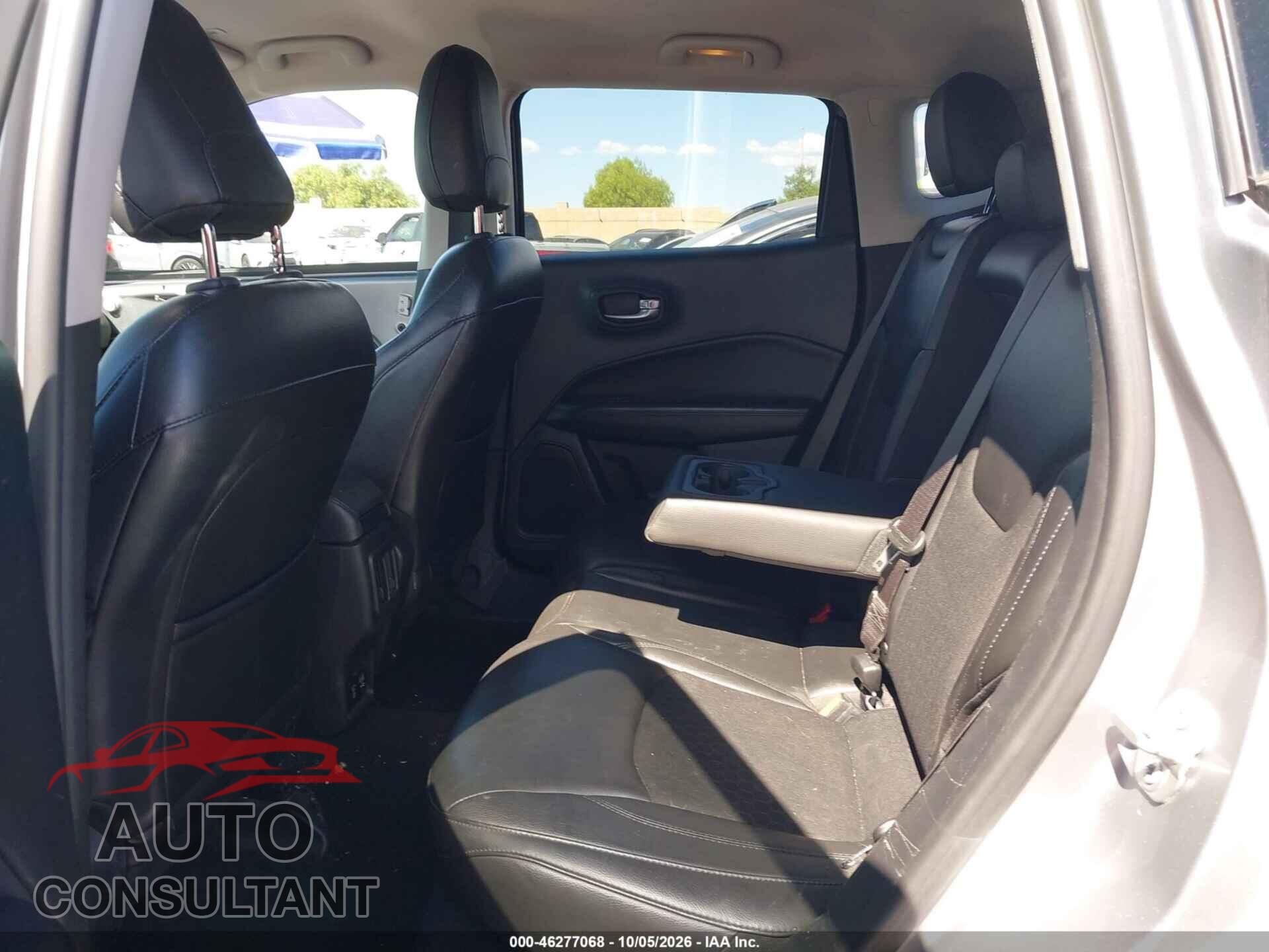 JEEP COMPASS 2018 - 3C4NJCBB3JT460714