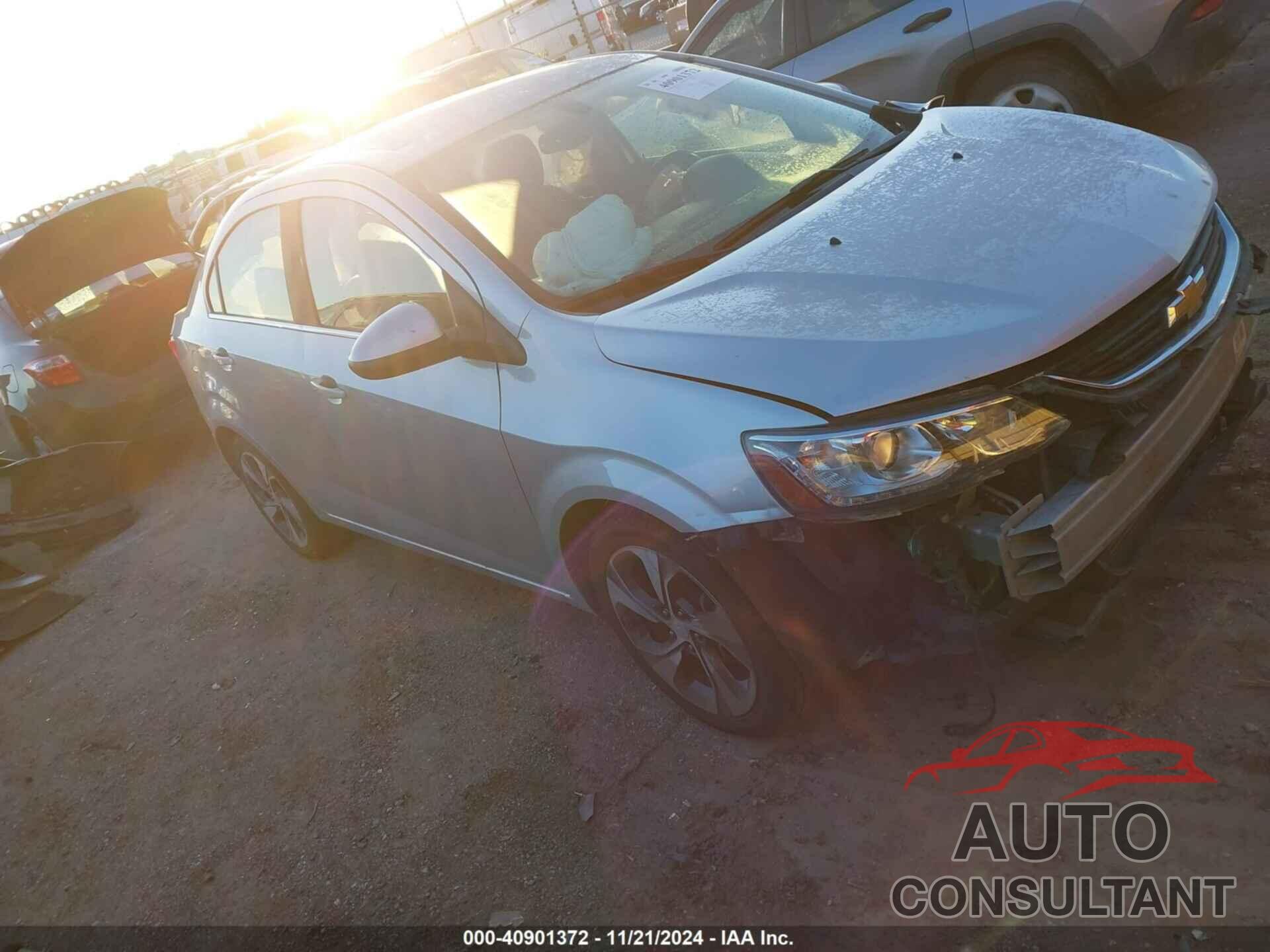 CHEVROLET SONIC 2017 - 1G1JF5SB1H4141171