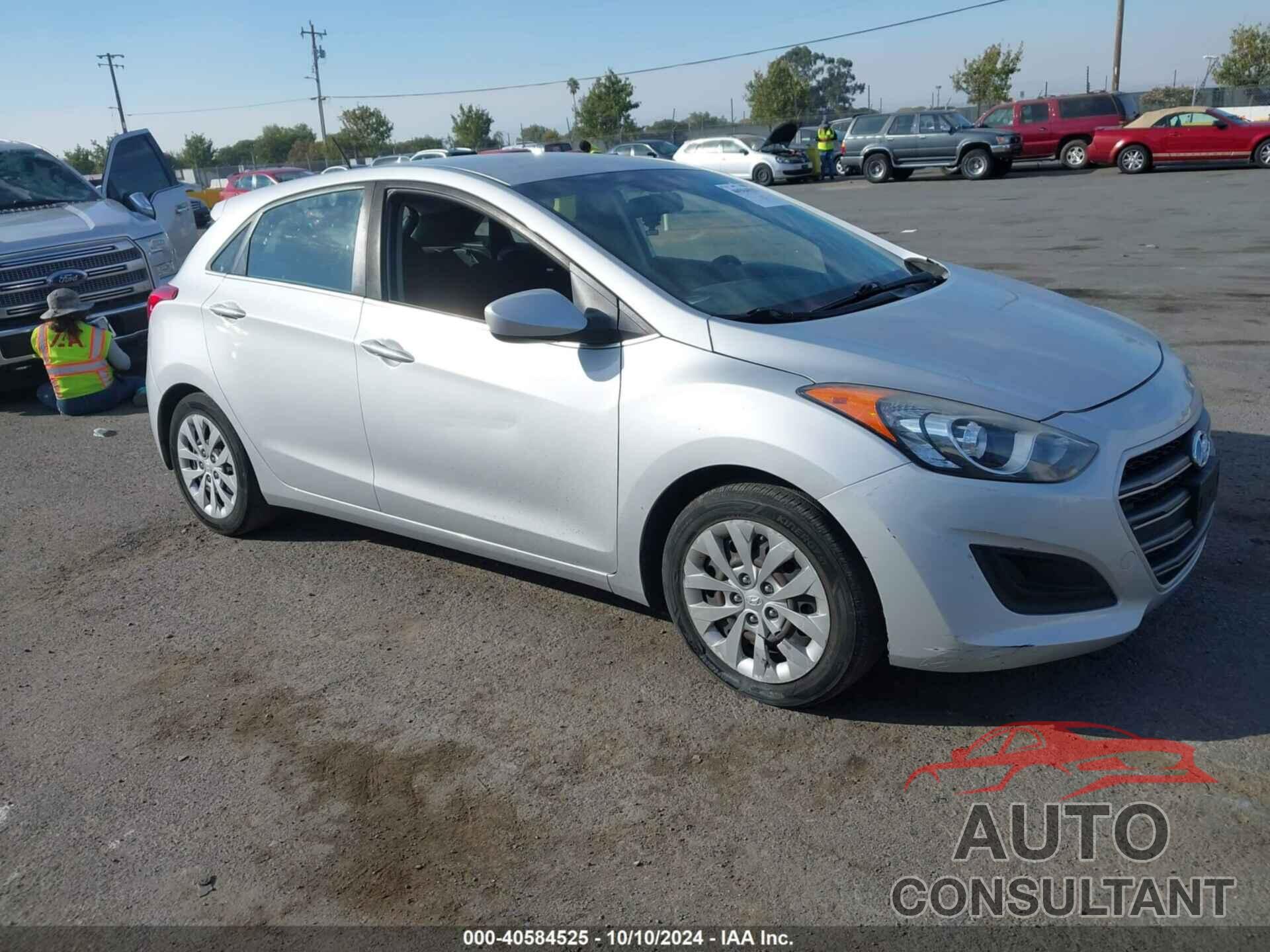 HYUNDAI ELANTRA GT 2017 - KMHD35LH1HU381770