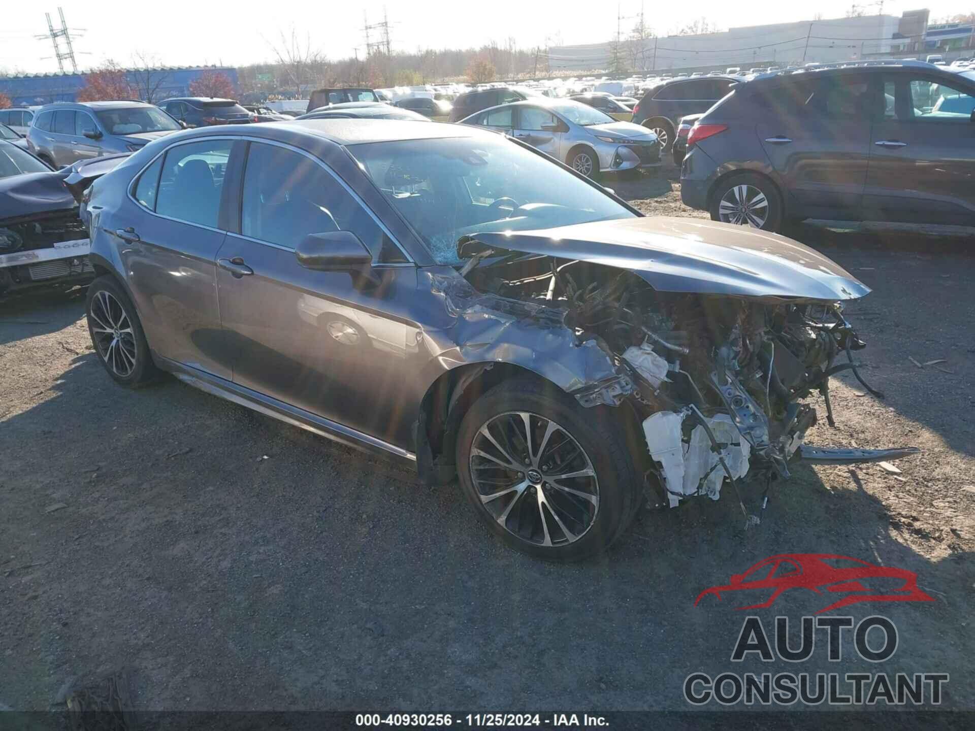 TOYOTA CAMRY 2018 - 4T1B11HK0JU115396