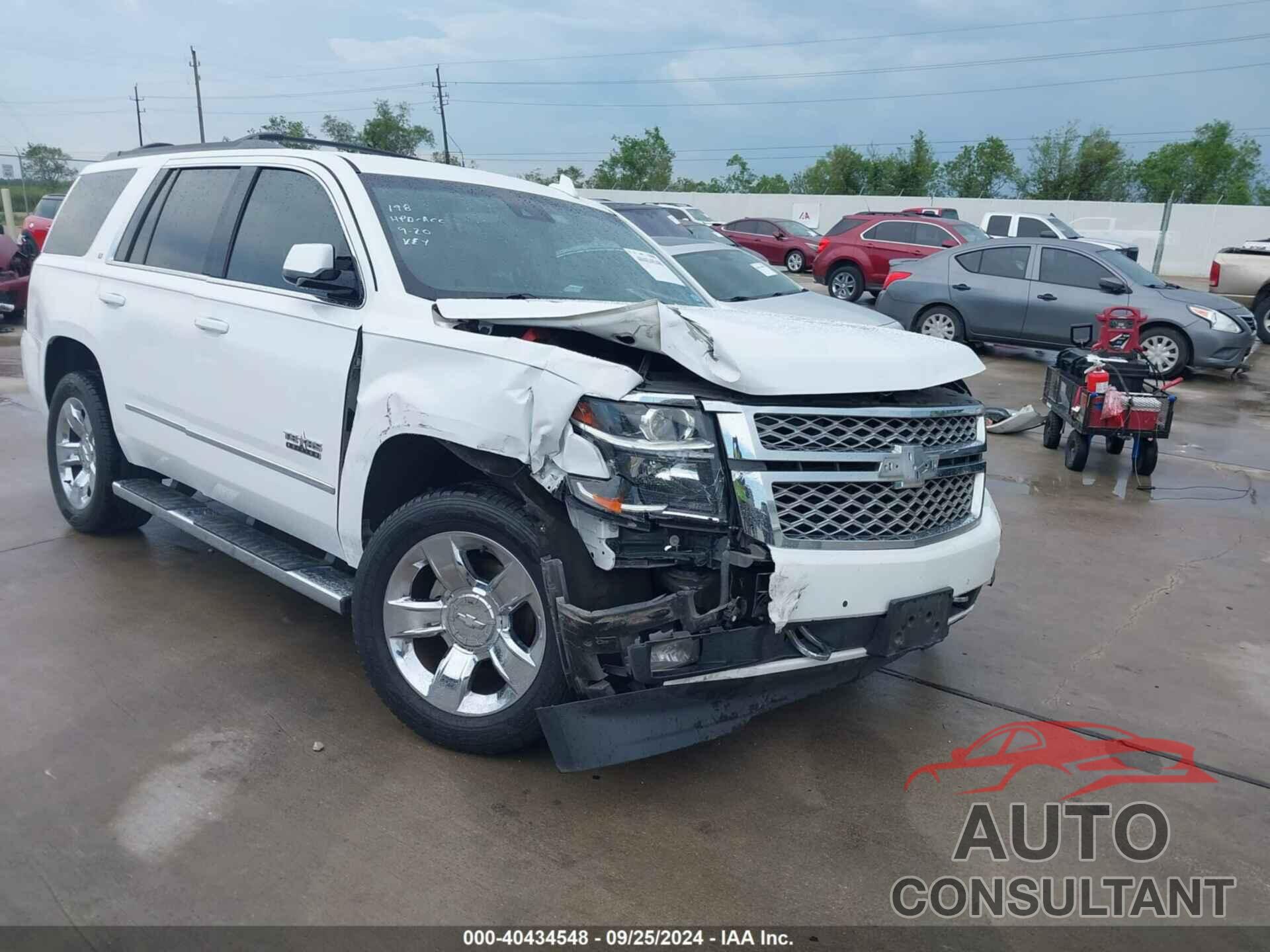 CHEVROLET TAHOE 2017 - 1GNSCBKC7HR336536